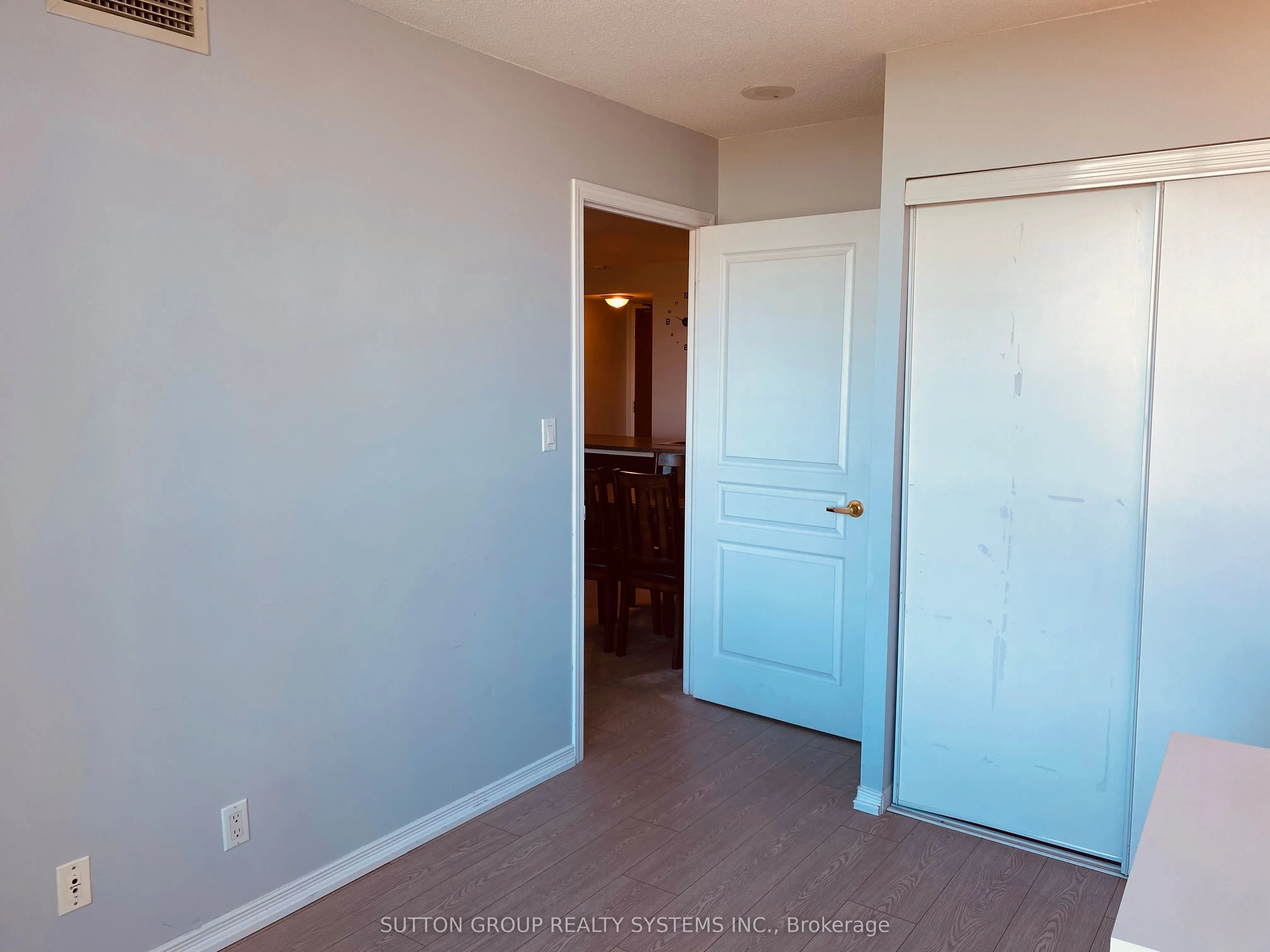 4879 Kimbermount Avenue, #1005
