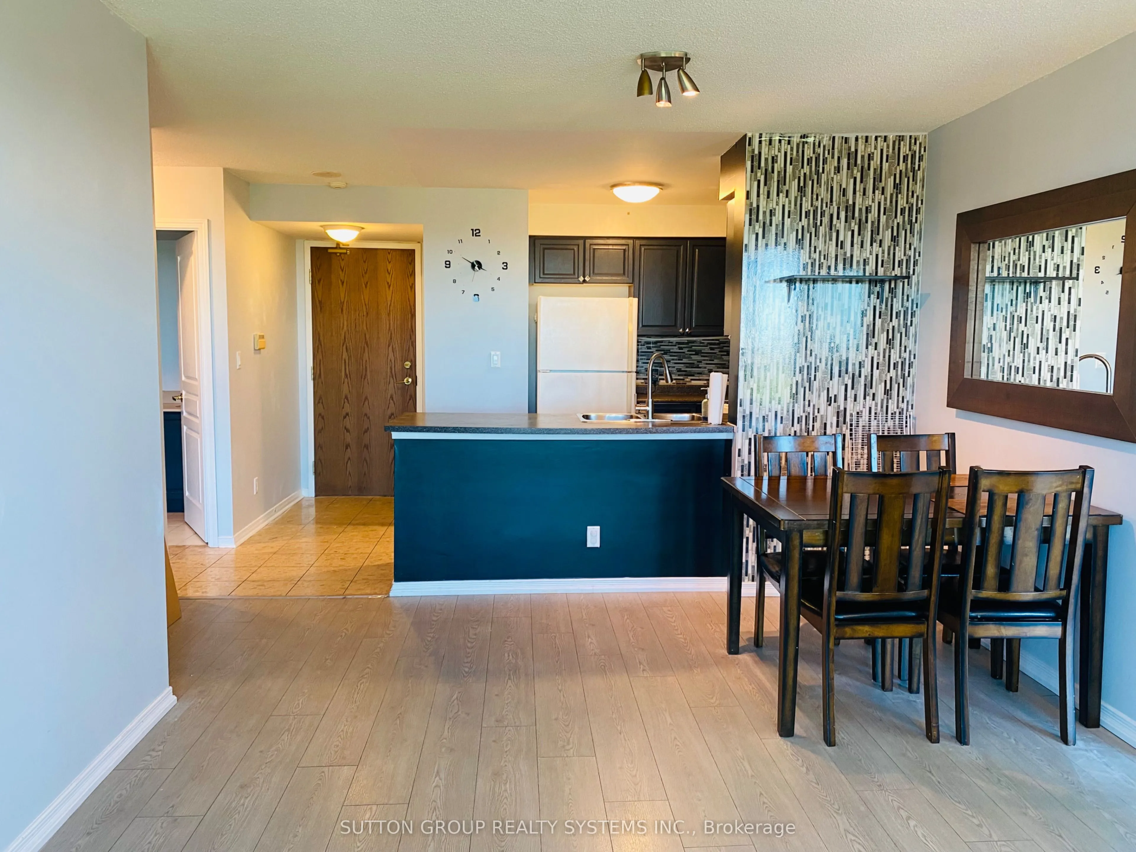 4879 Kimbermount Avenue, #1005
