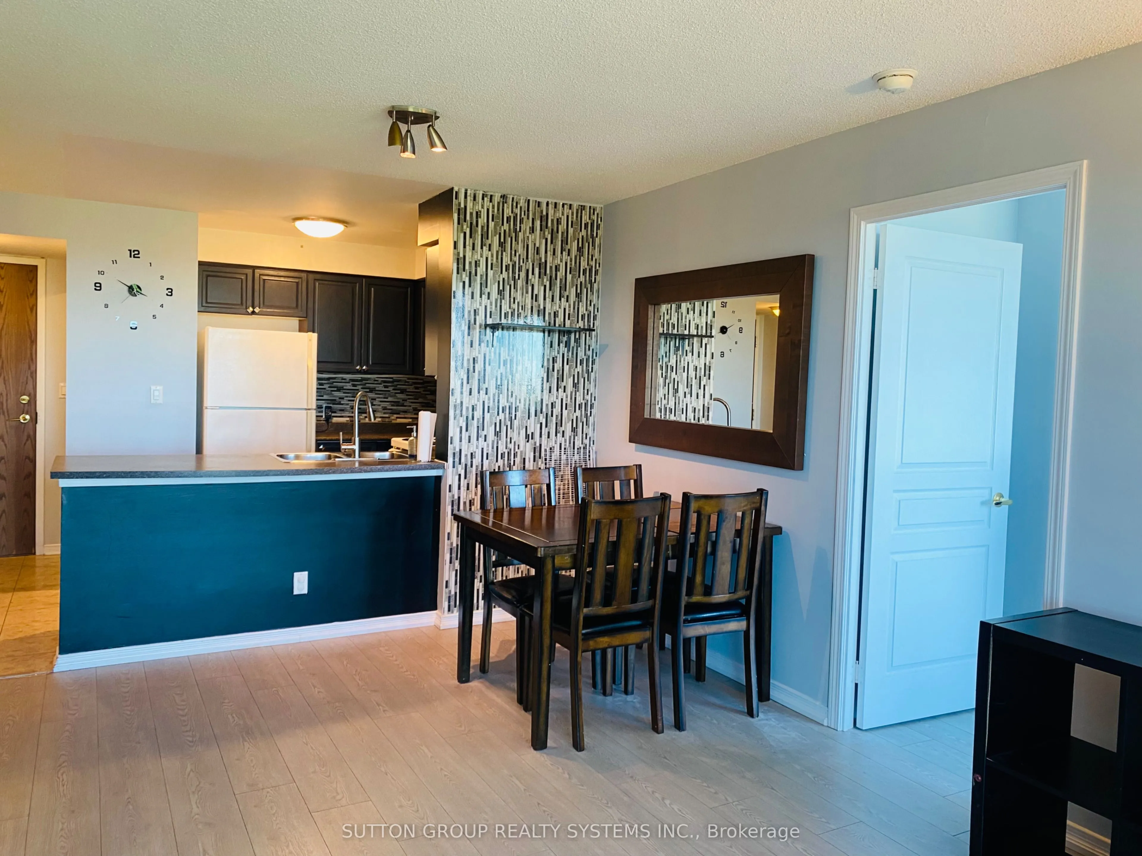 4879 Kimbermount Avenue, #1005