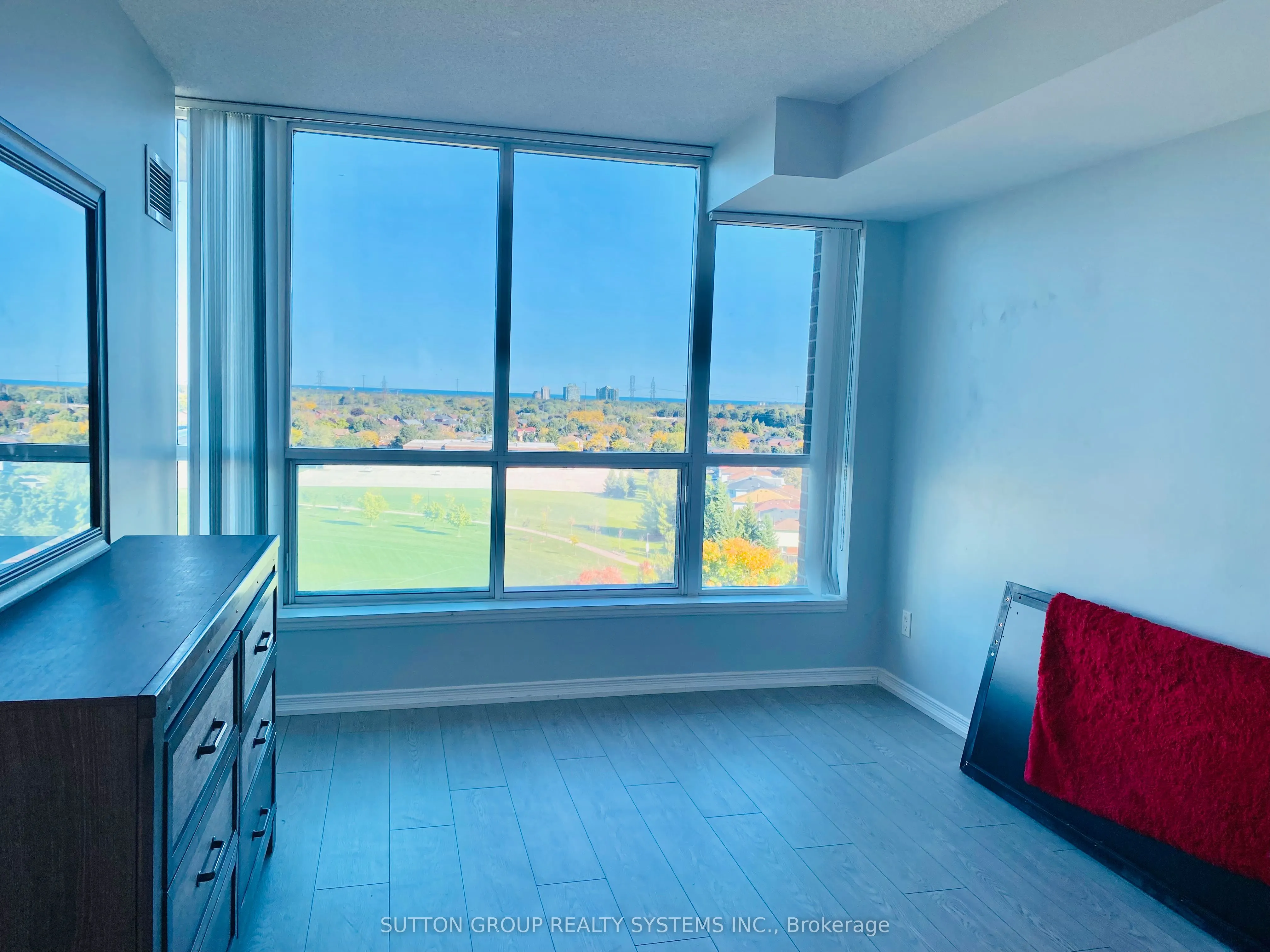 4879 Kimbermount Avenue, #1005