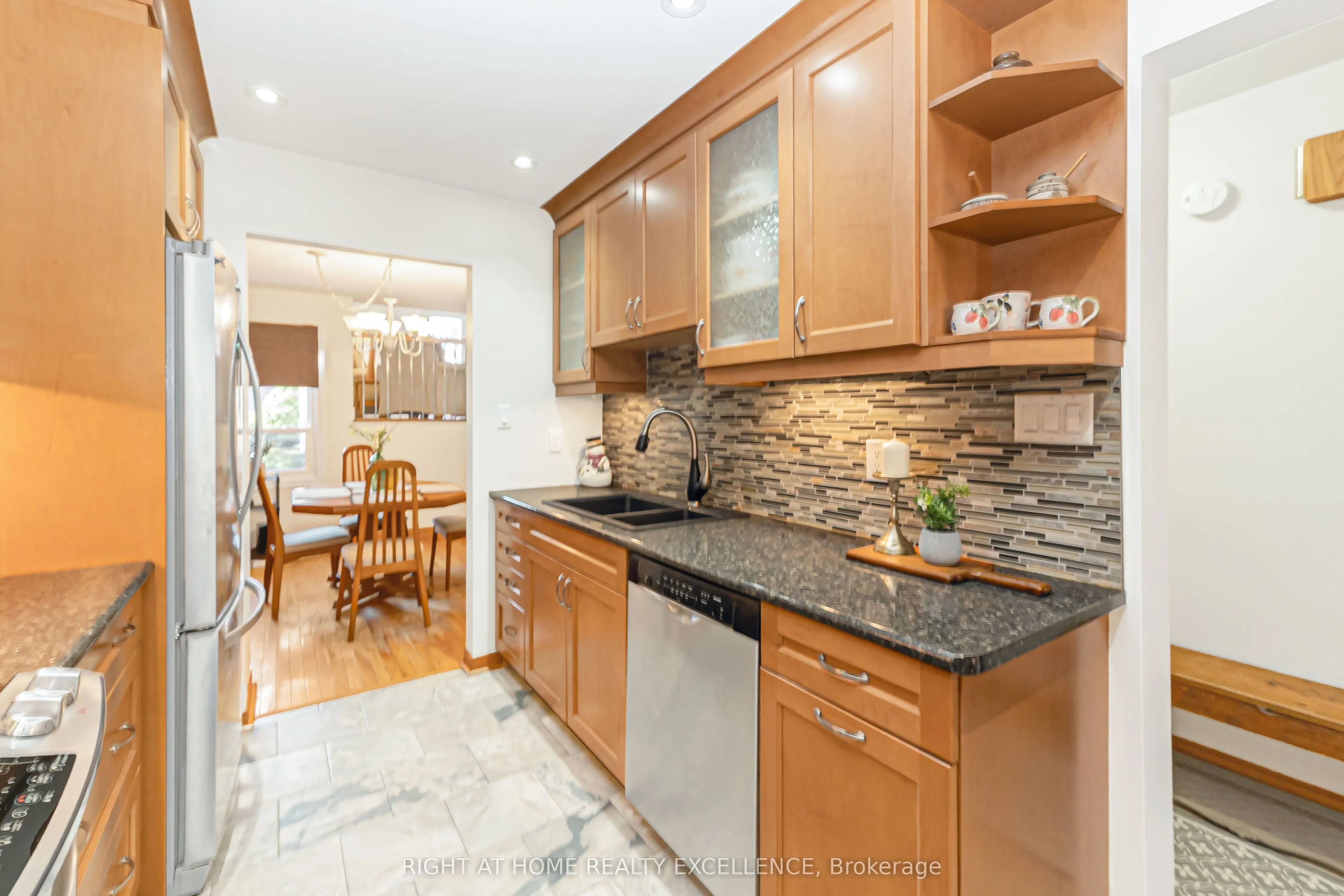 13 Simmons Boulevard