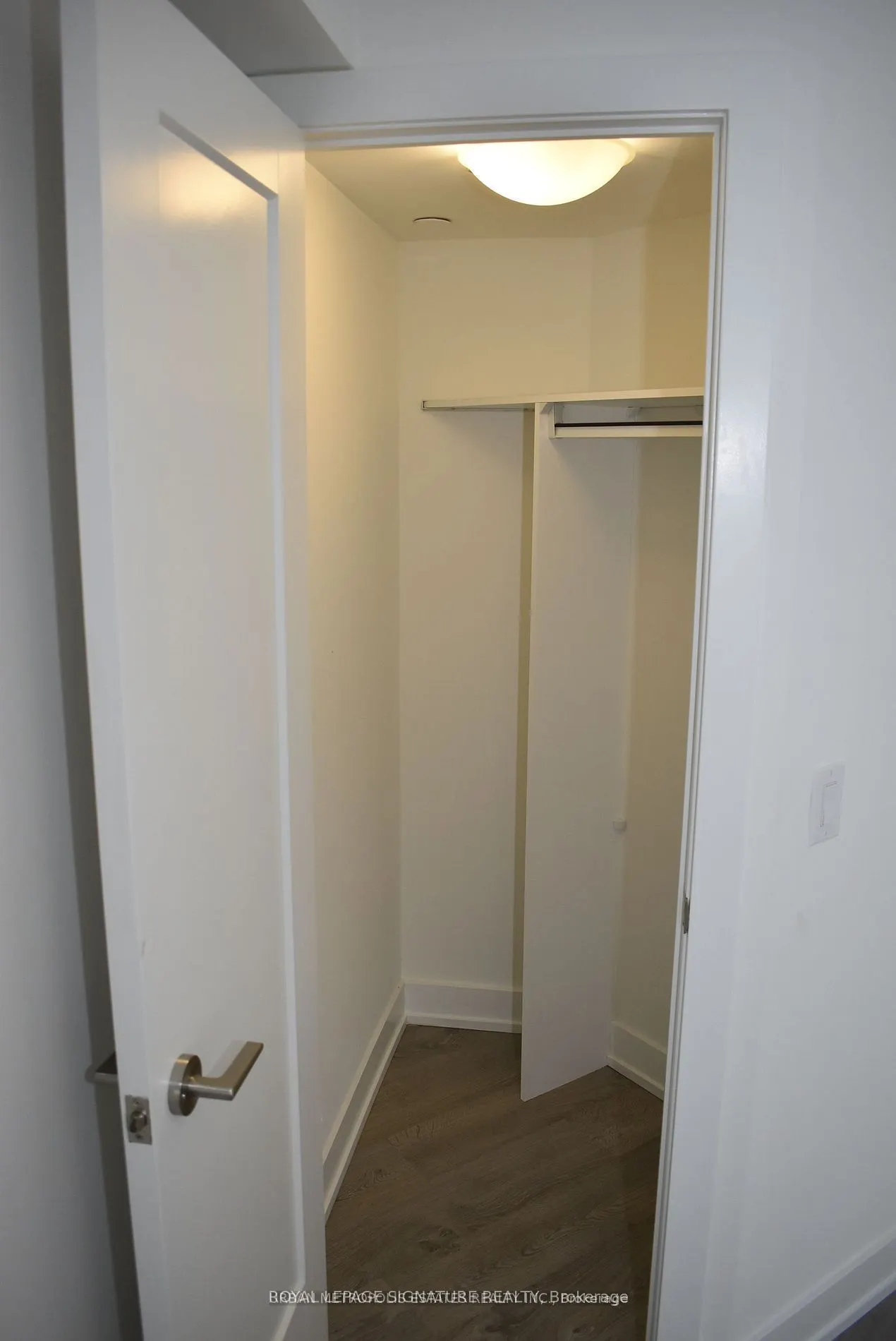 5 Mabelle Avenue, #1433