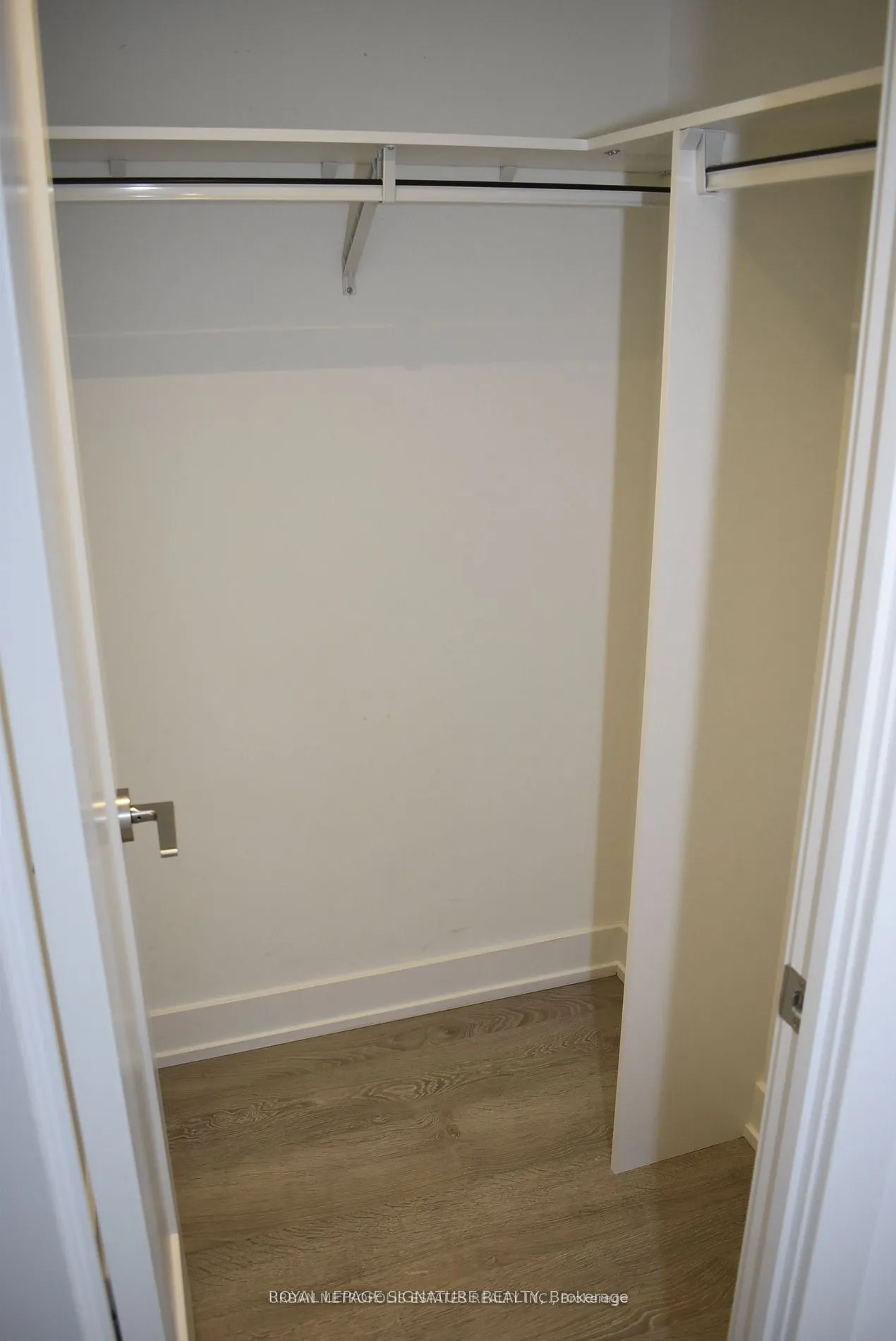 5 Mabelle Avenue, #1433