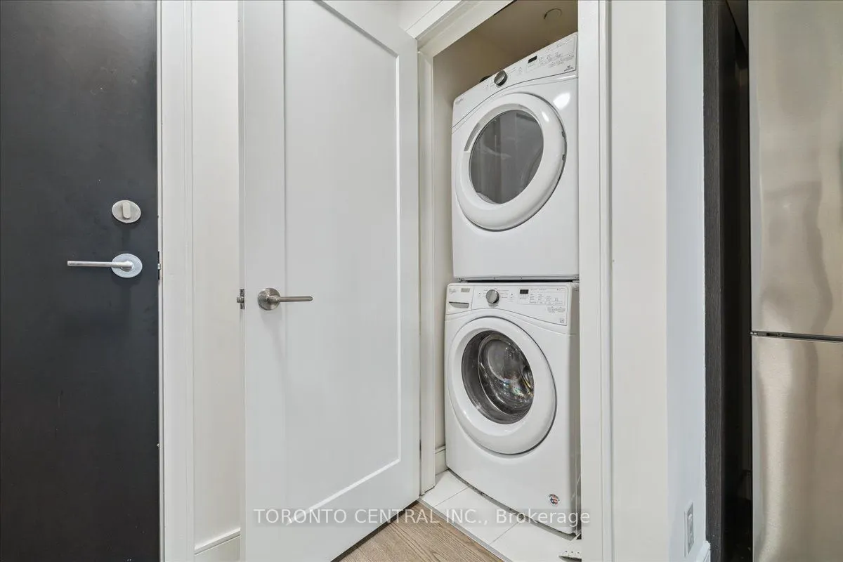1575 Lakeshore Road W, #237