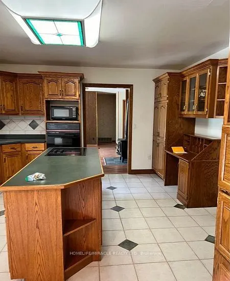 2216 Olde Base Line Road