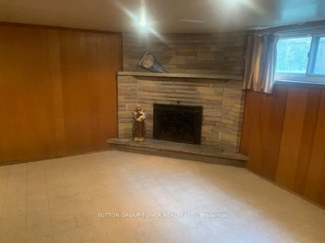 121 Denbigh Crescent
