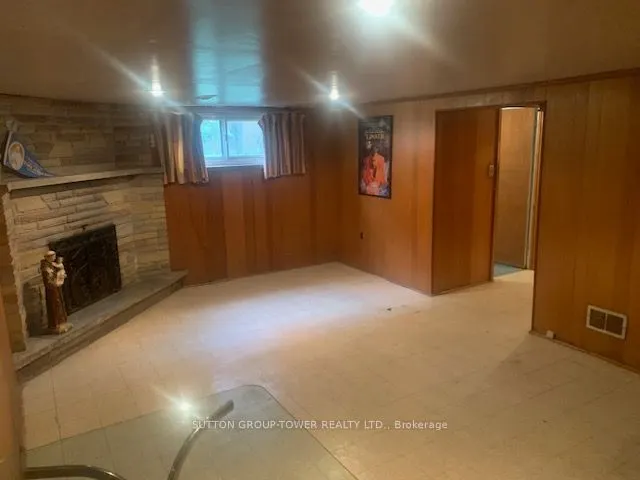 121 Denbigh Crescent