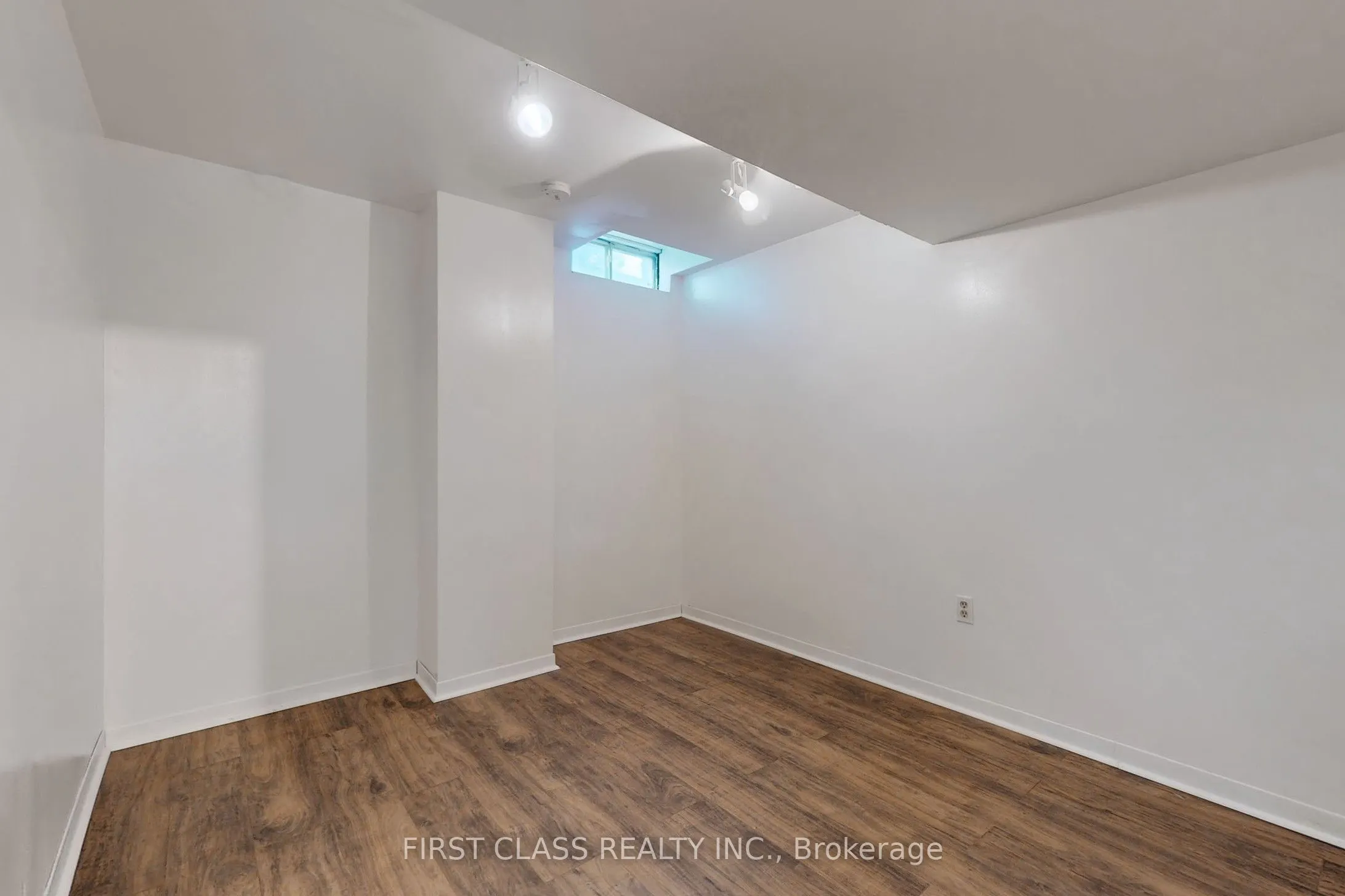 7 Kenpark Avenue