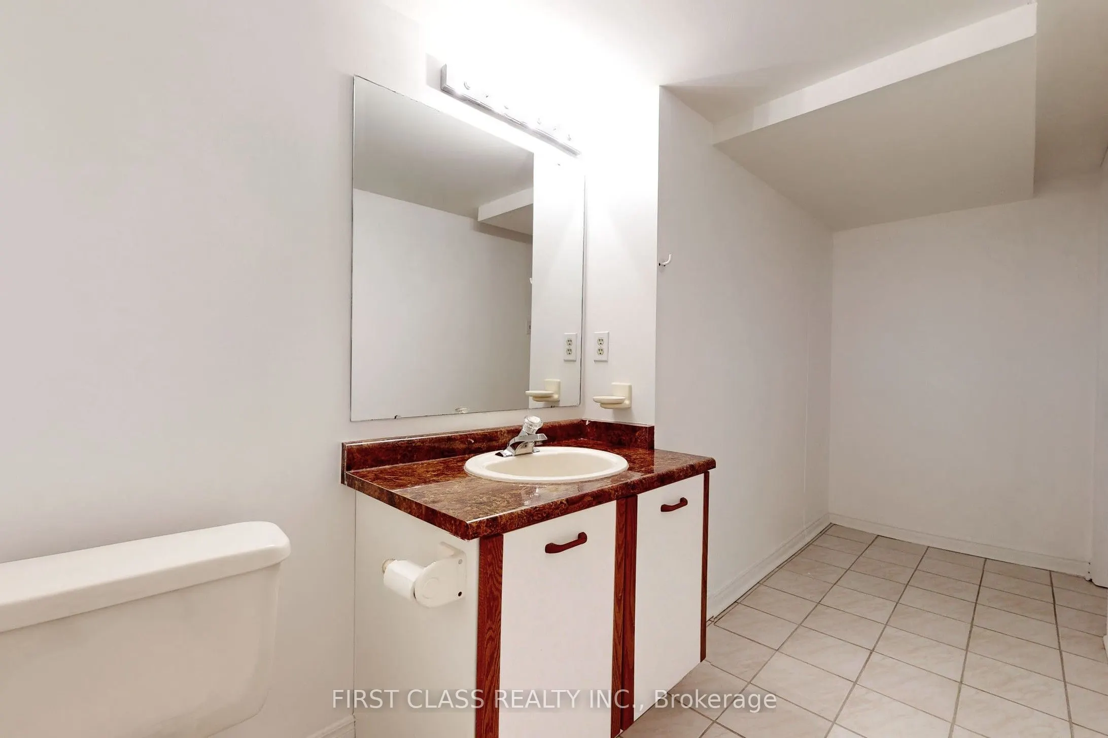 7 Kenpark Avenue