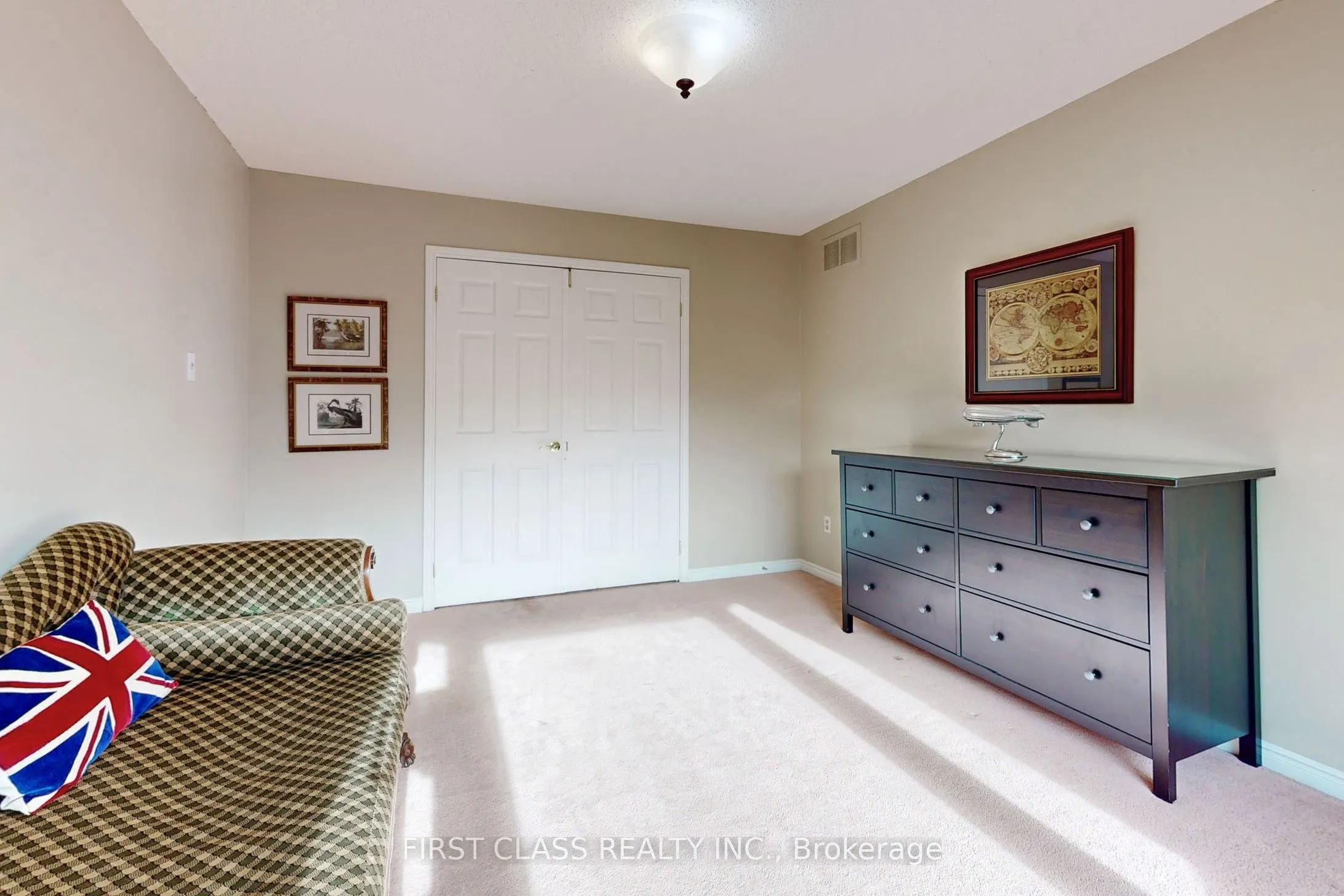7 Kenpark Avenue