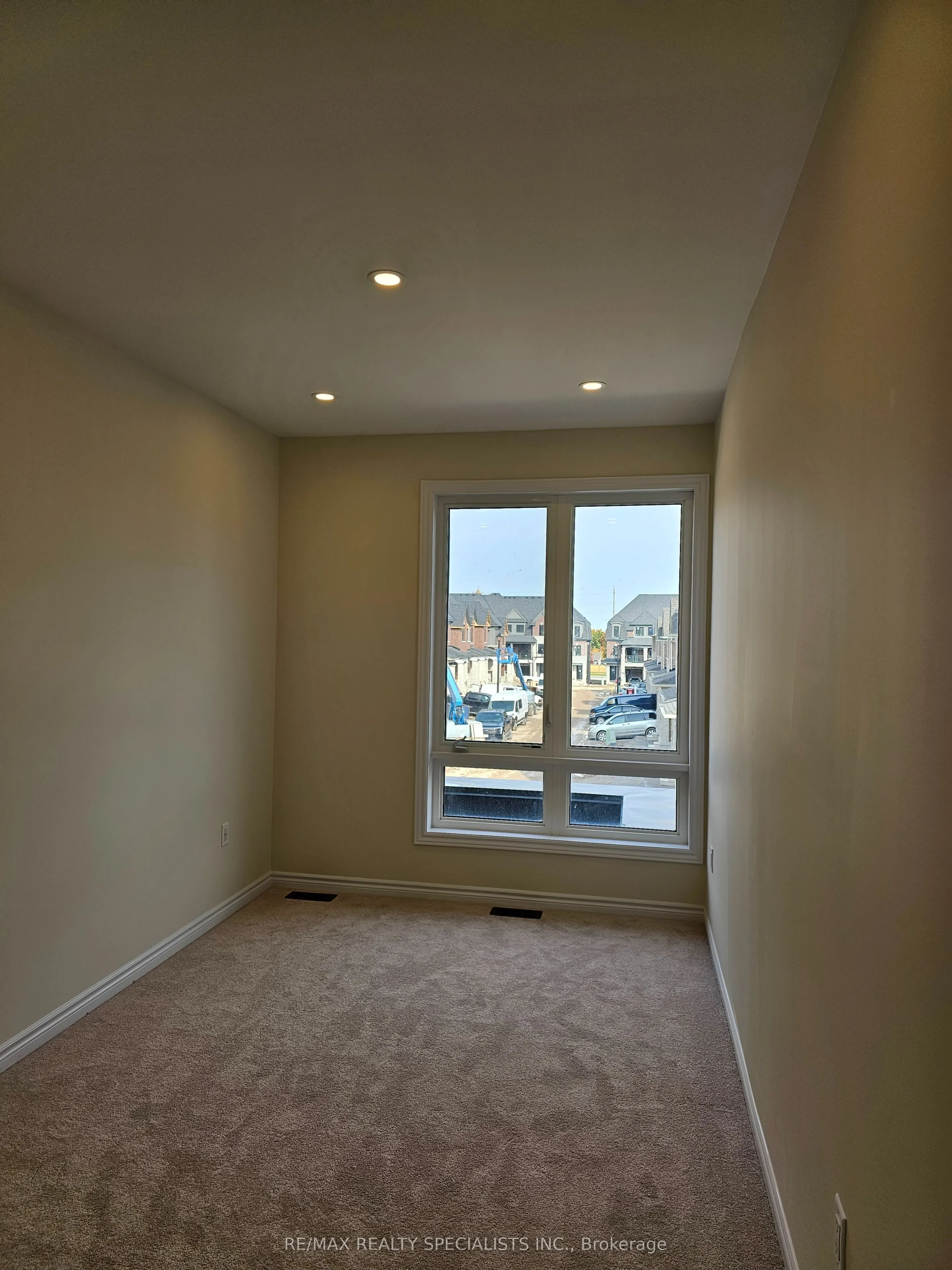 2080 Coppenwood   Common
