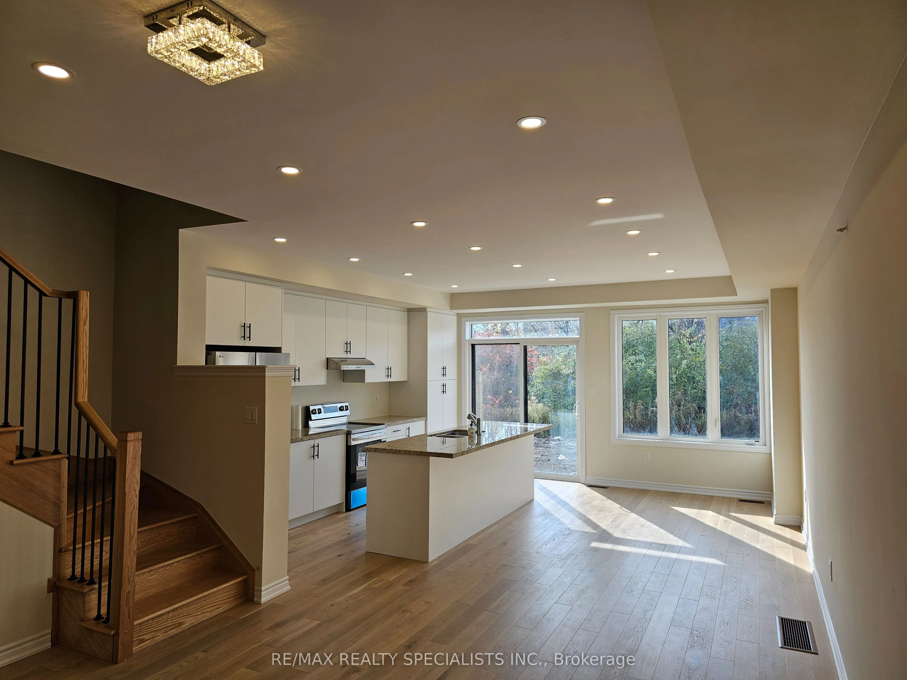 2080 Coppenwood   Common