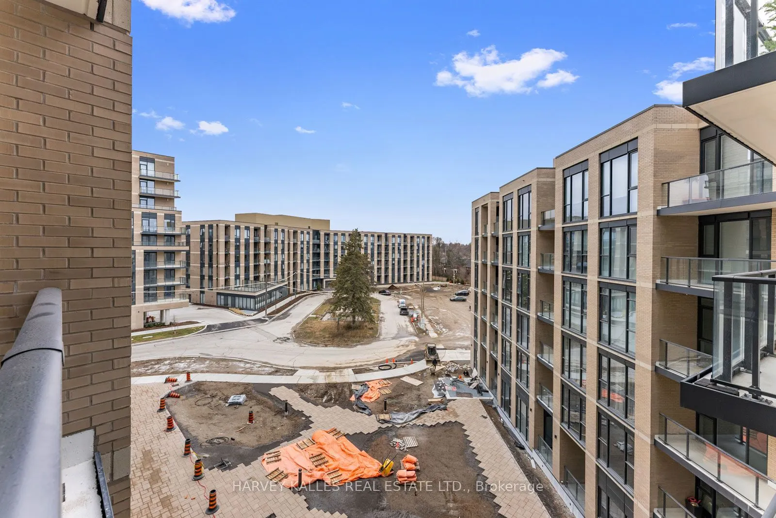 293 The Kingsway, #521