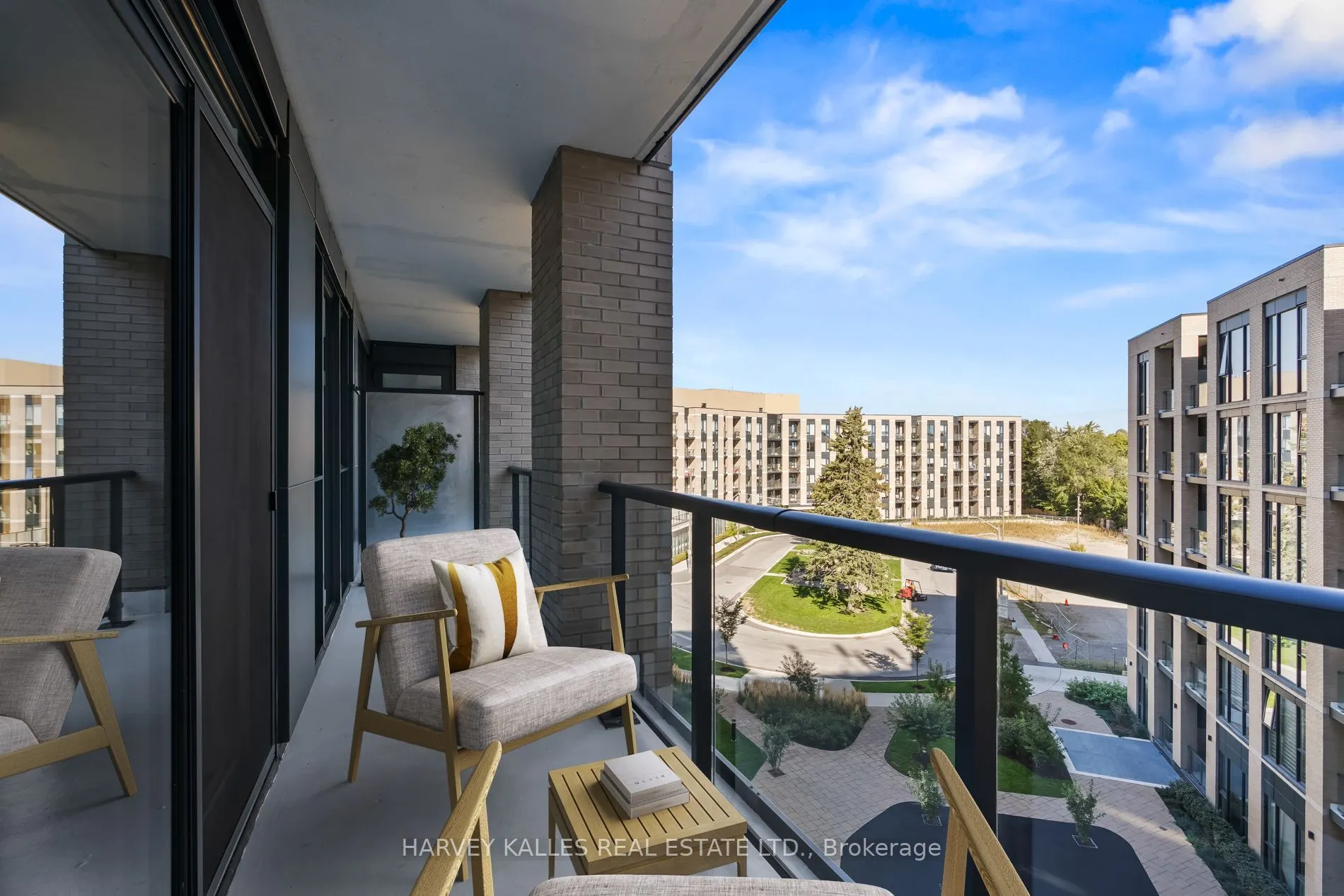 293 The Kingsway, #521