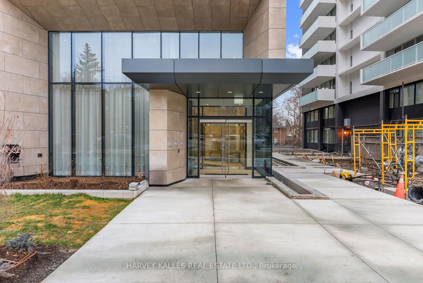293 The Kingsway, #521
