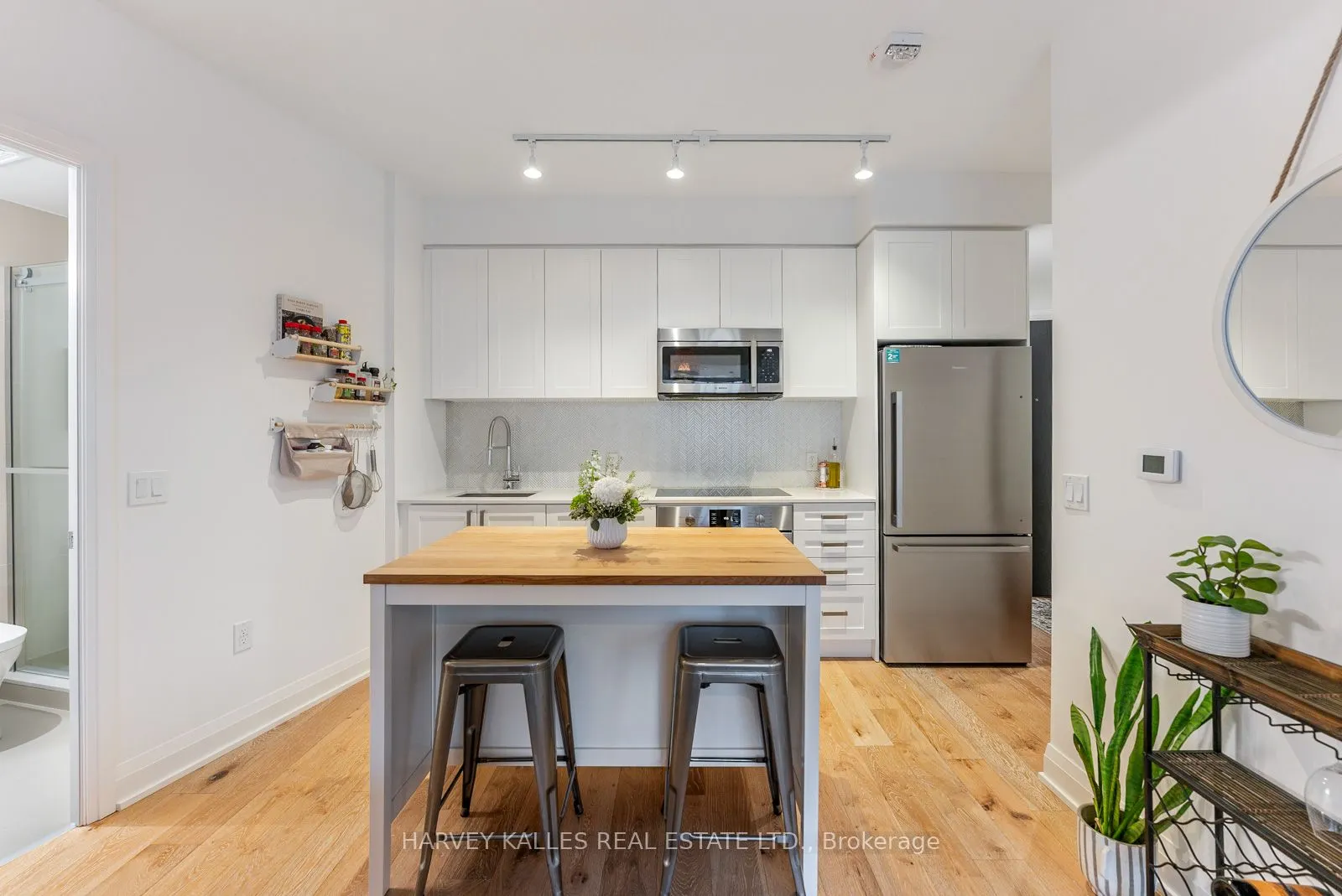 293 The Kingsway, #521