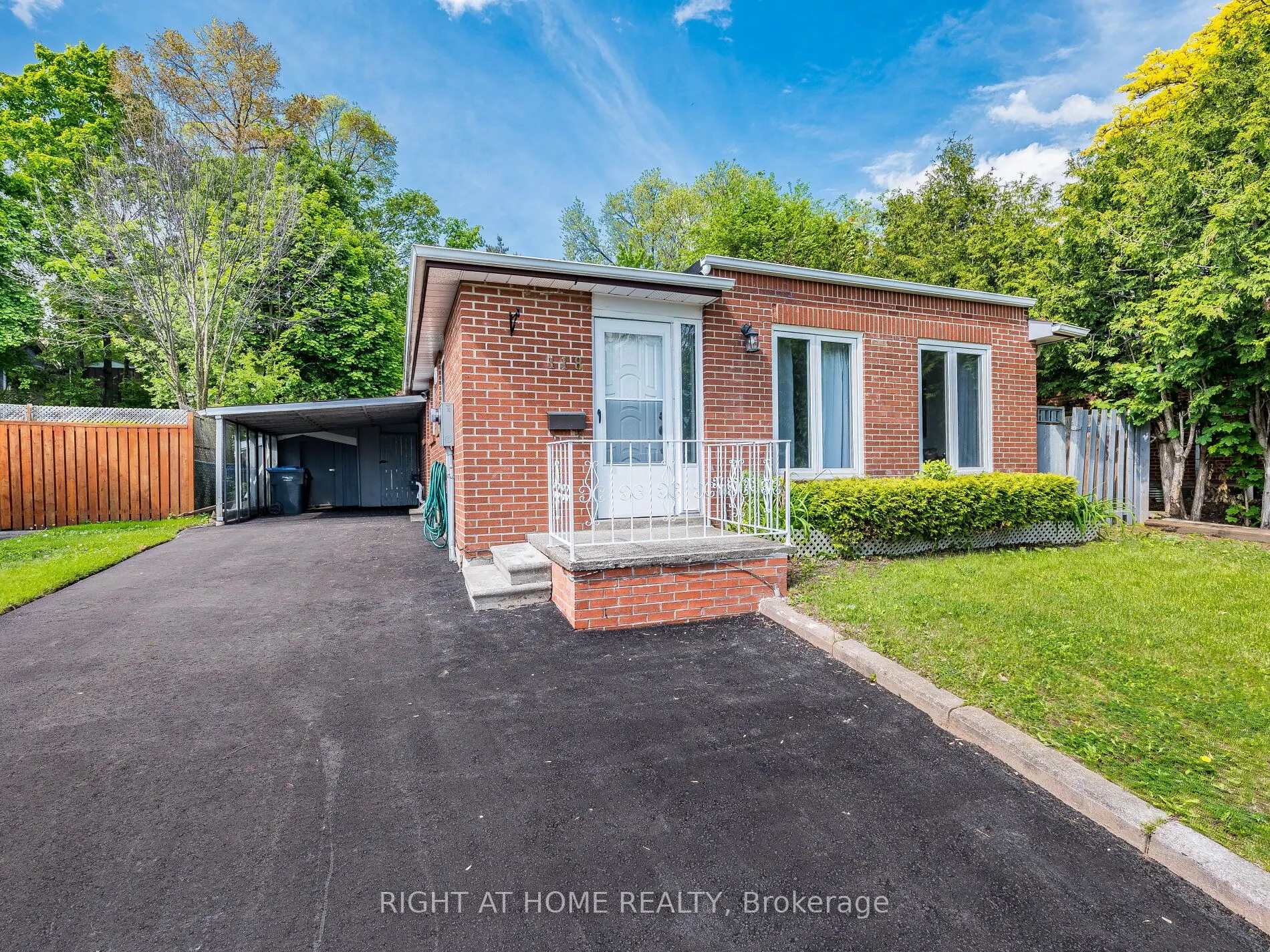 118 Bonham Boulevard