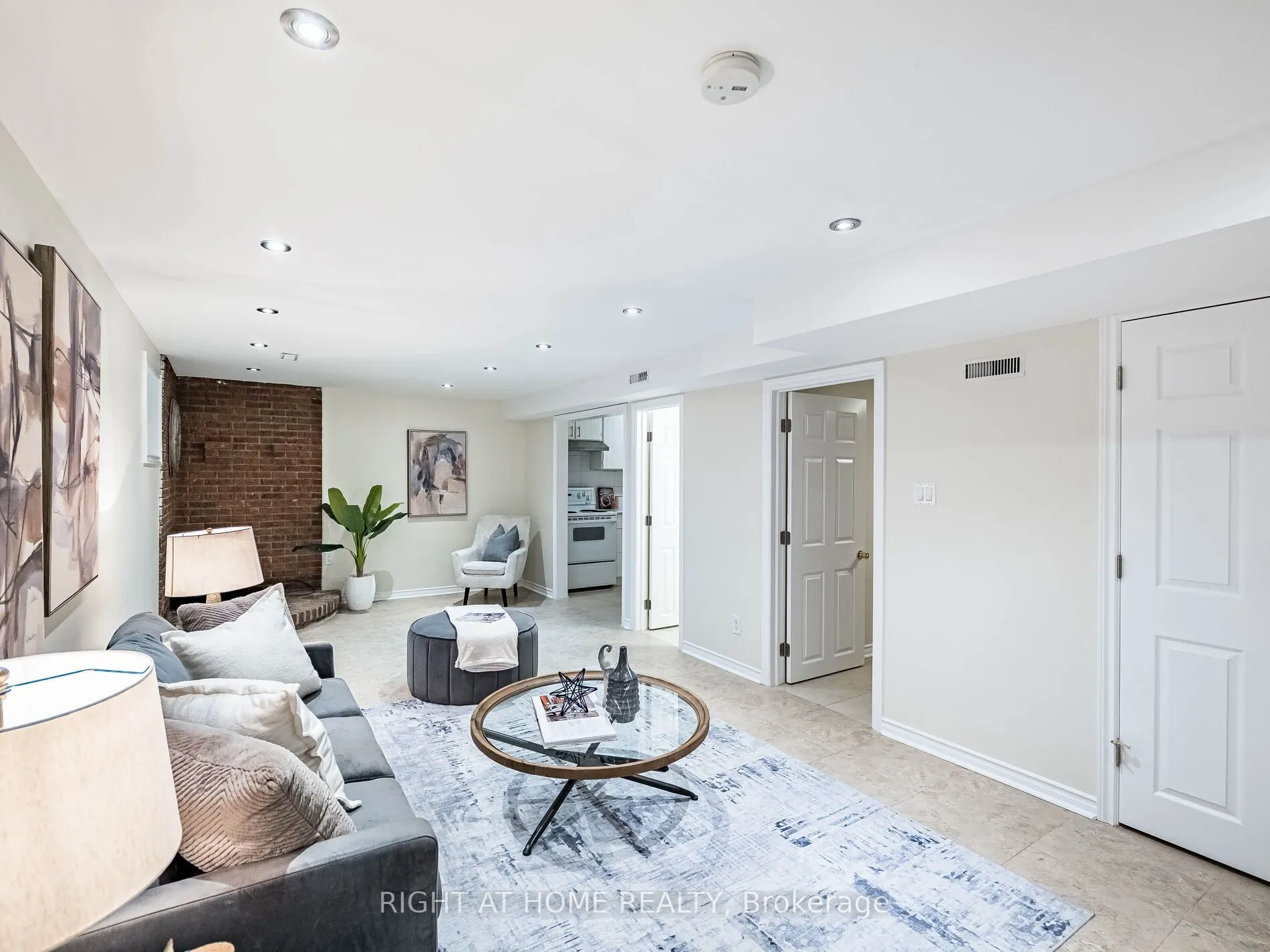 118 Bonham Boulevard