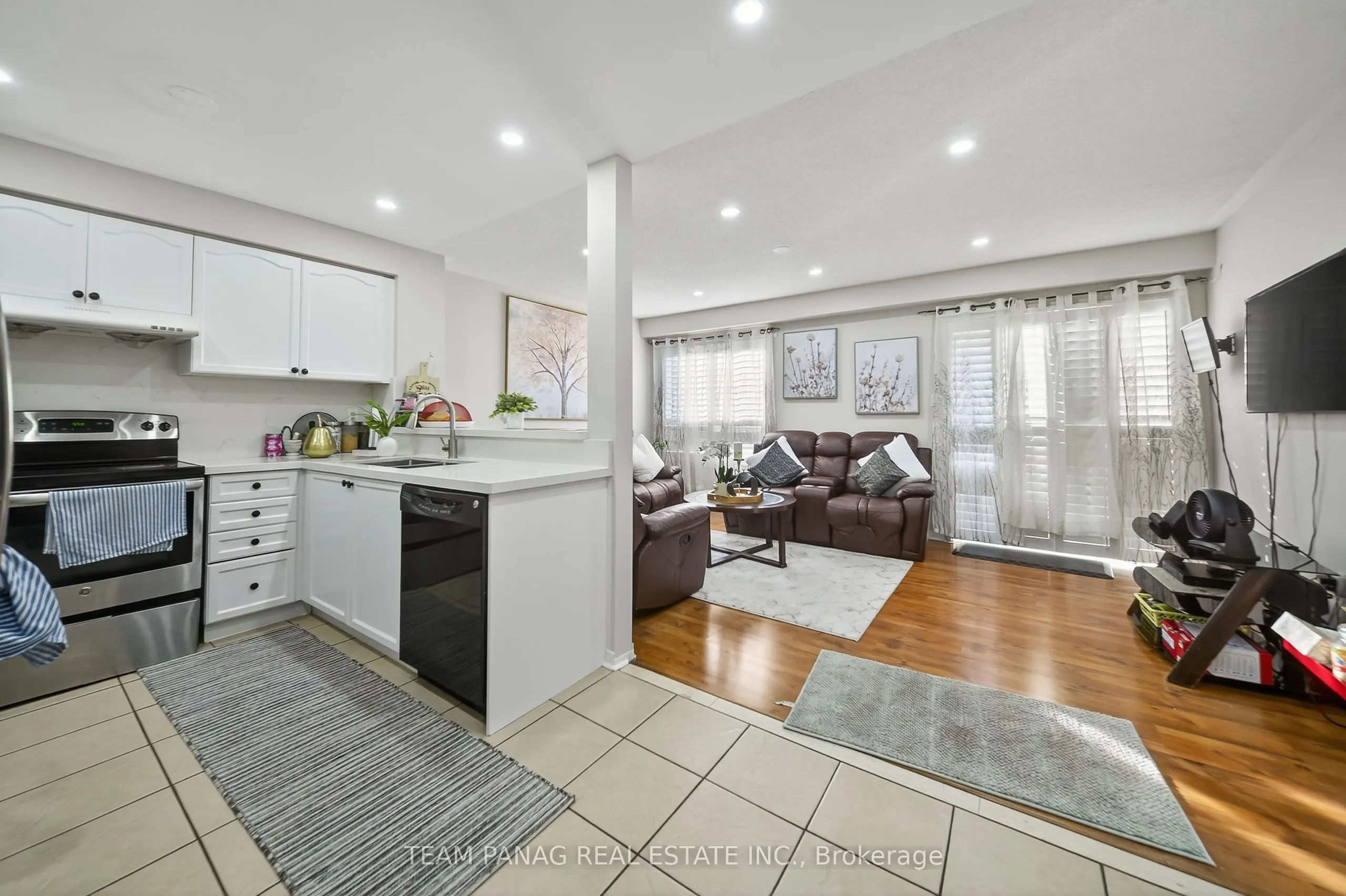 72 Feather Reed Way