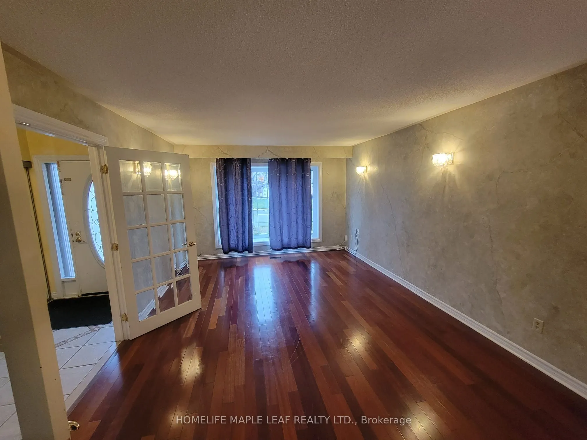 4 Ashurst Crescent, #Upper