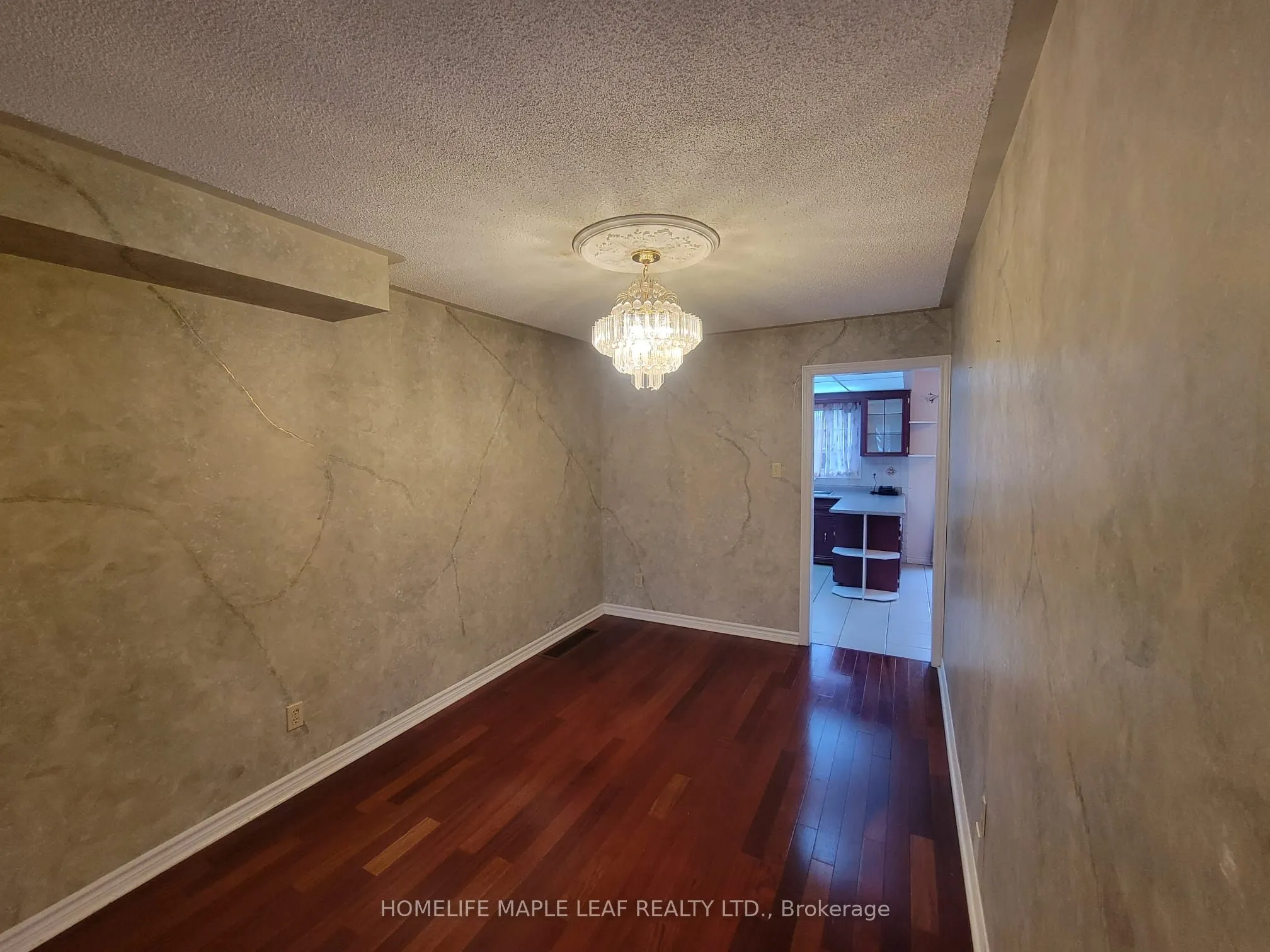 4 Ashurst Crescent, #Upper