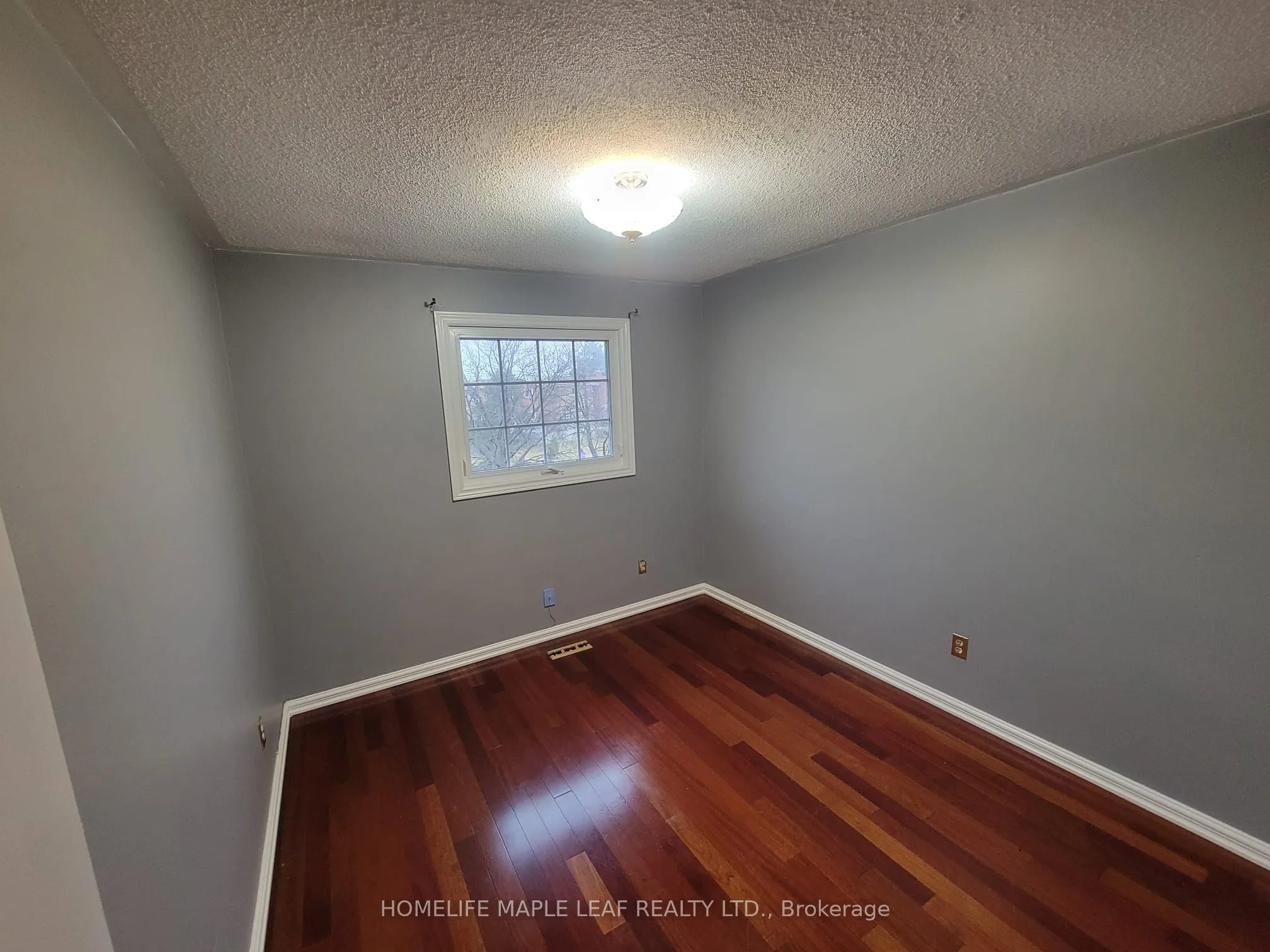 4 Ashurst Crescent, #Upper