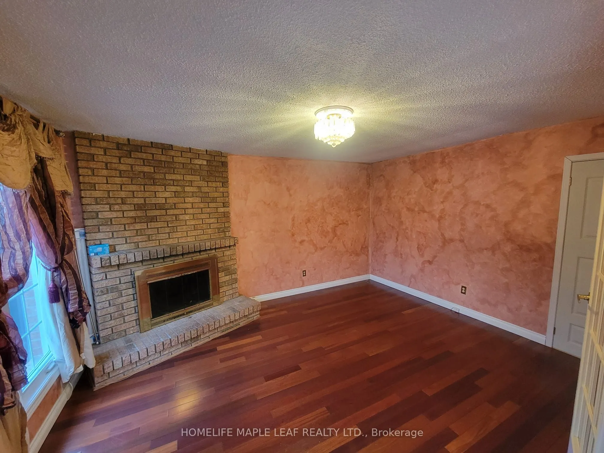 4 Ashurst Crescent, #Upper
