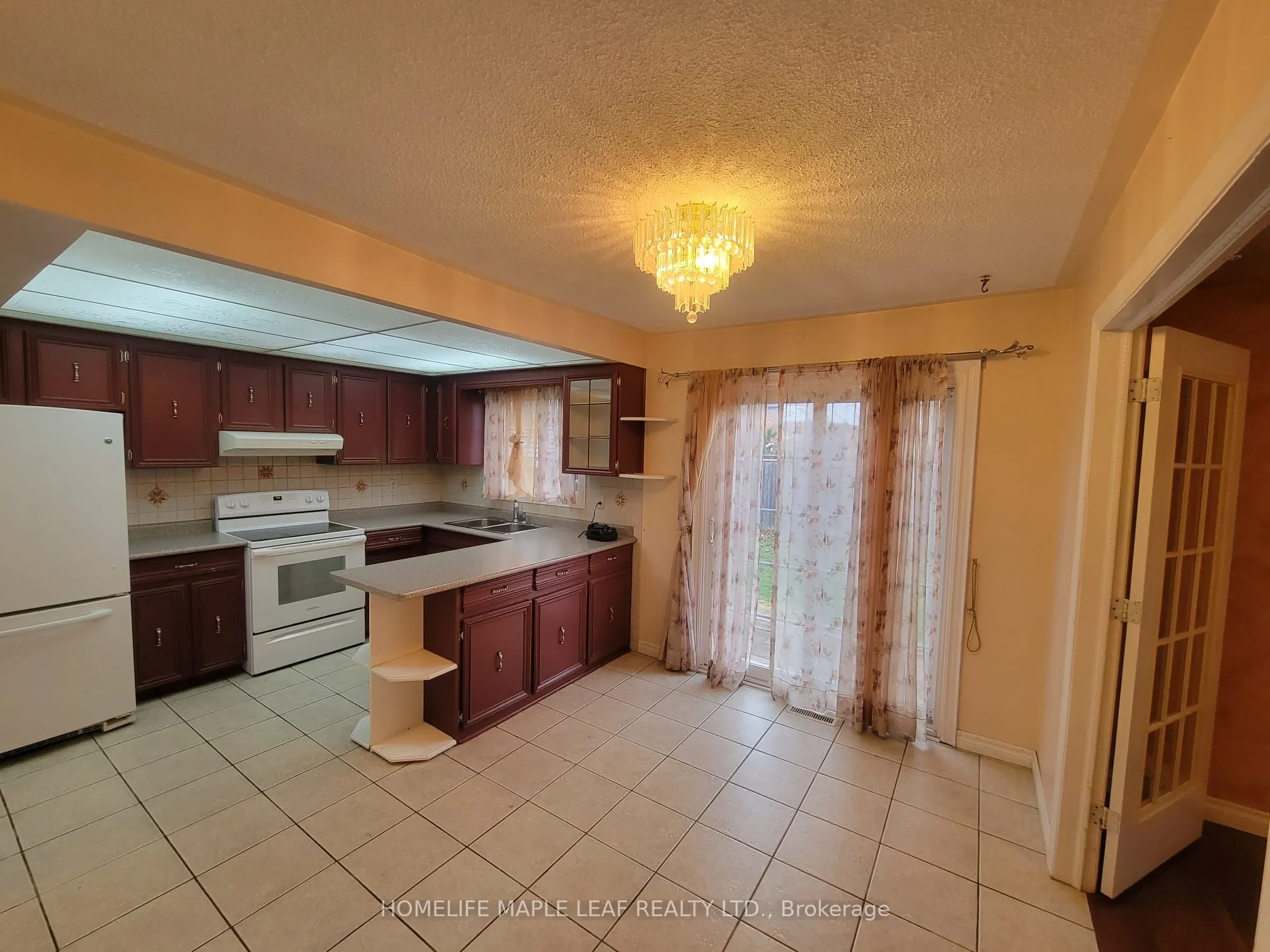 4 Ashurst Crescent, #Upper