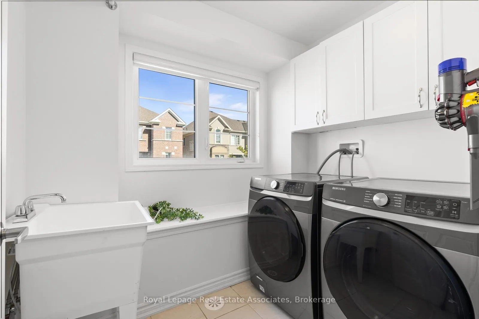 1266 Hop Place