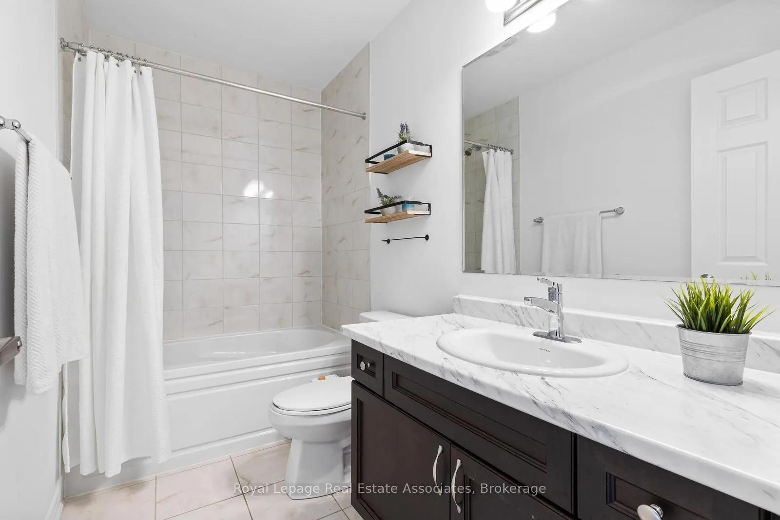 1266 Hop Place