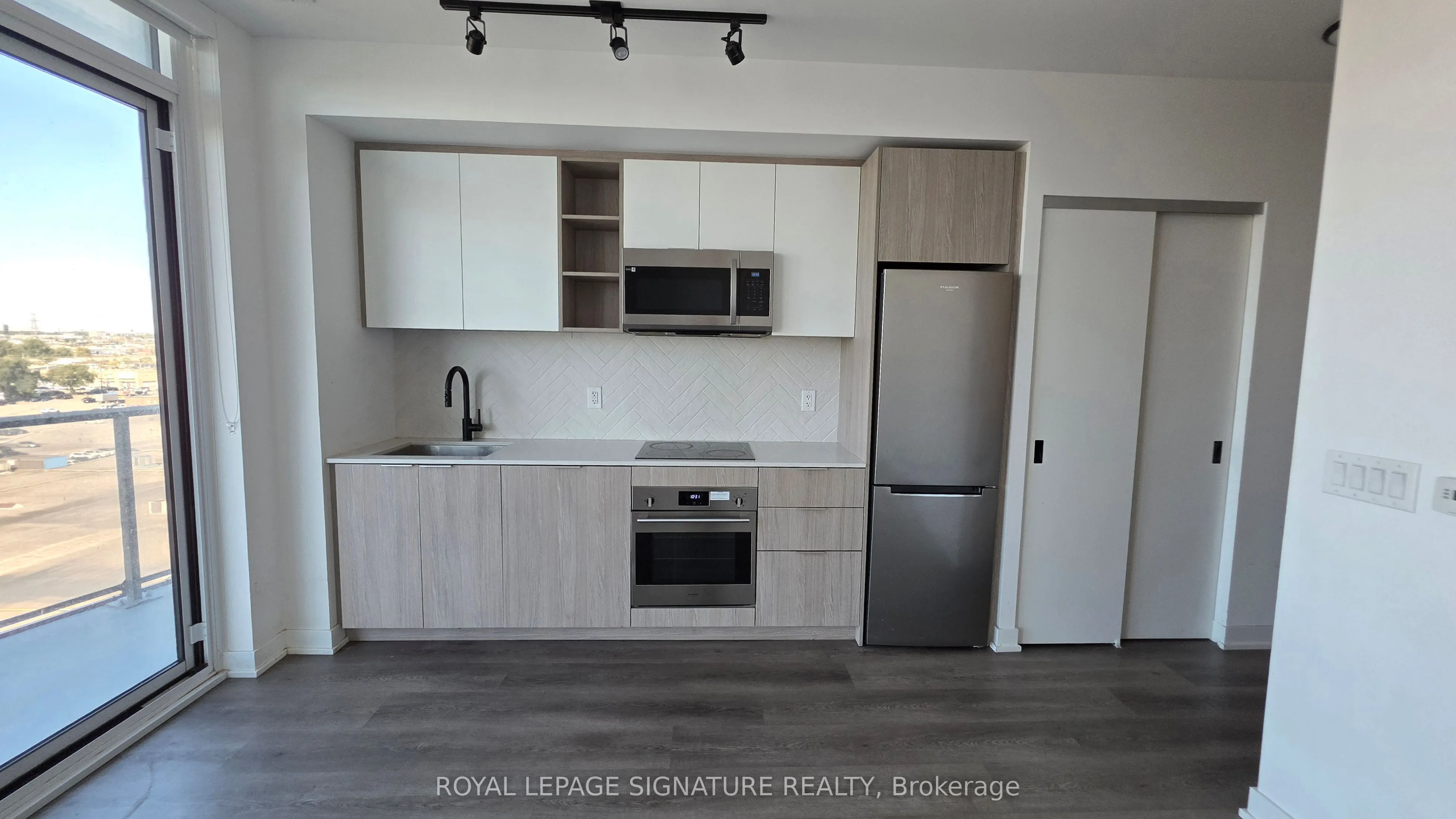 36 Zorra Street, #910