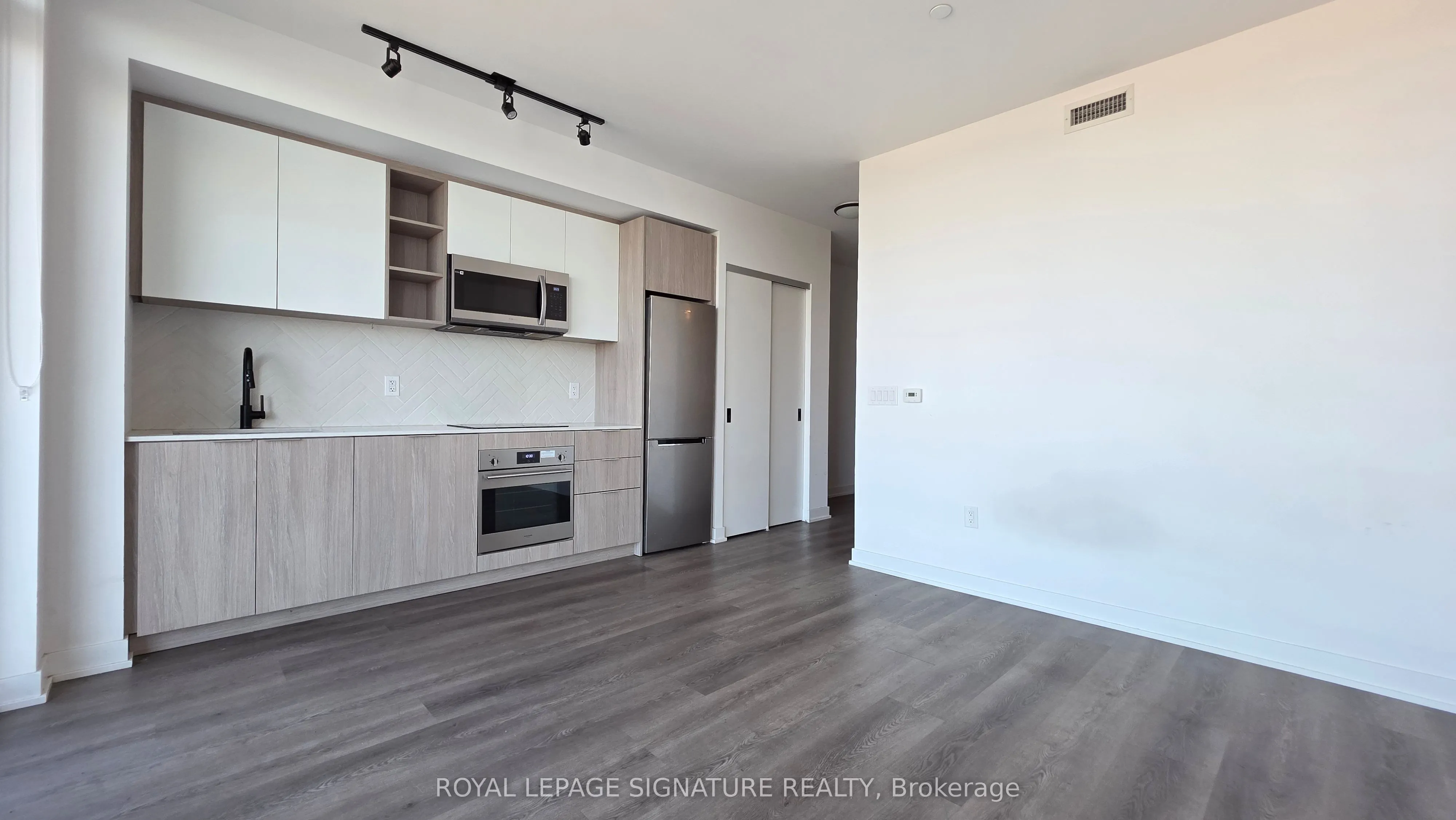 36 Zorra Street, #910