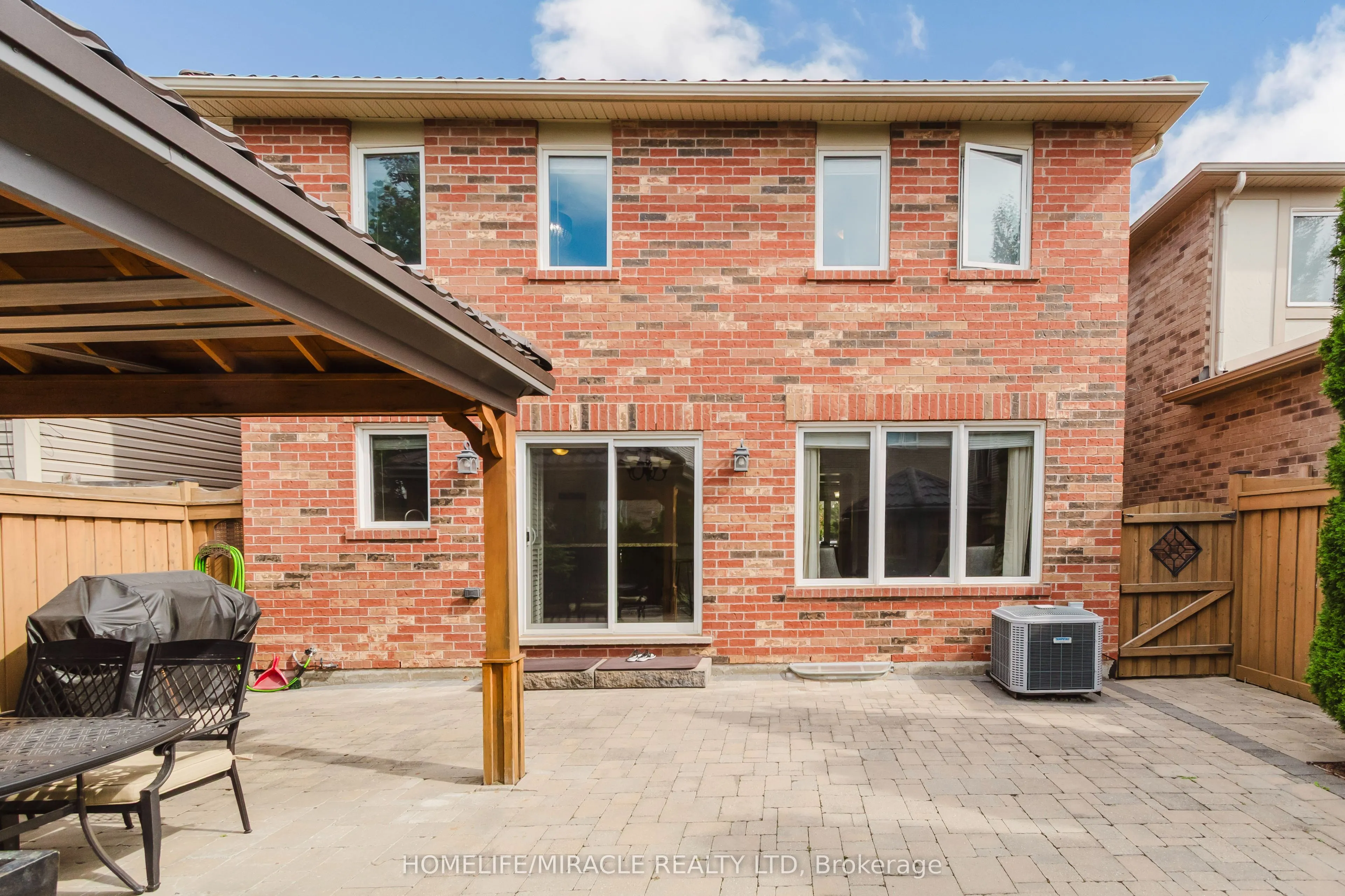 926 Whewell Trail