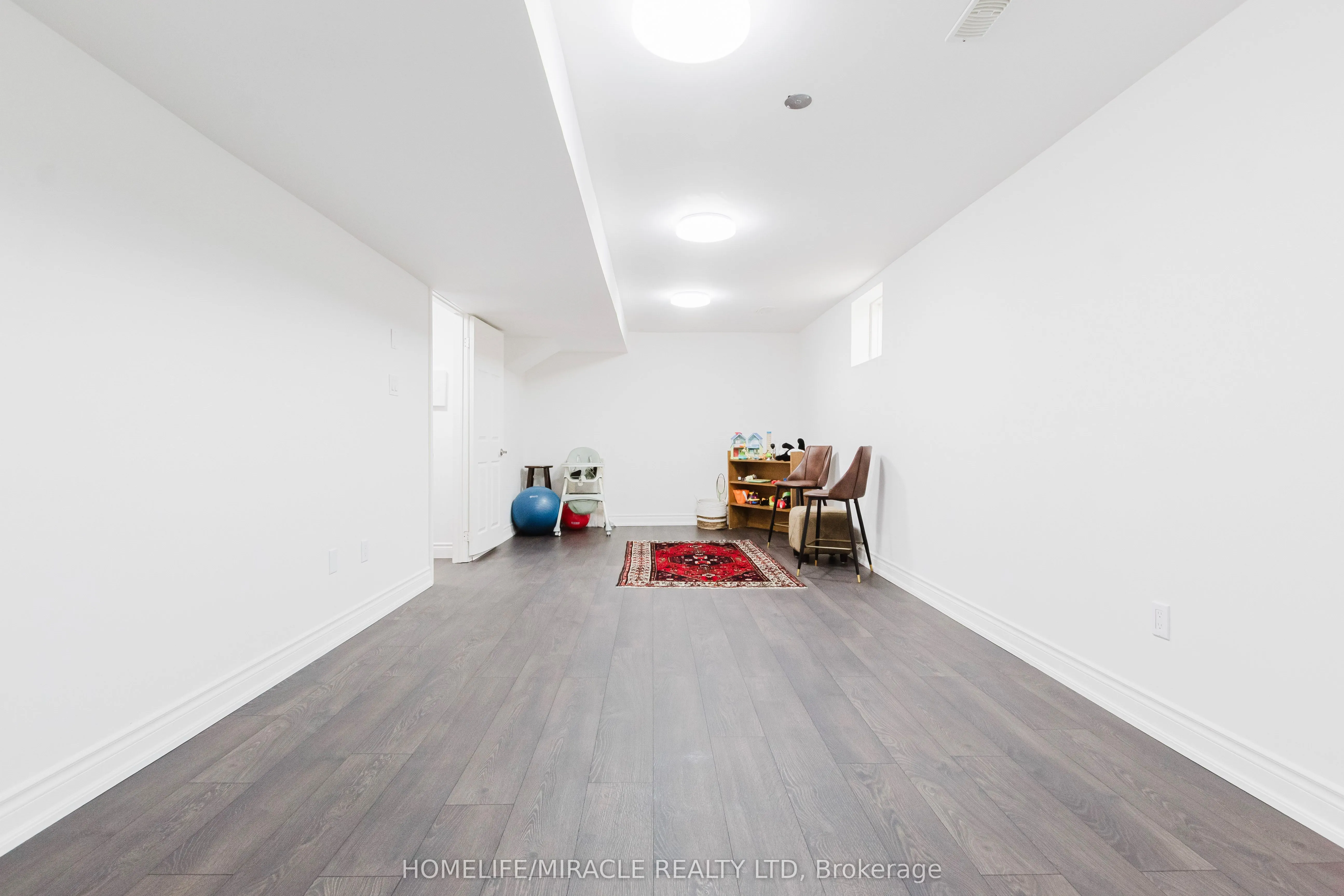 926 Whewell Trail