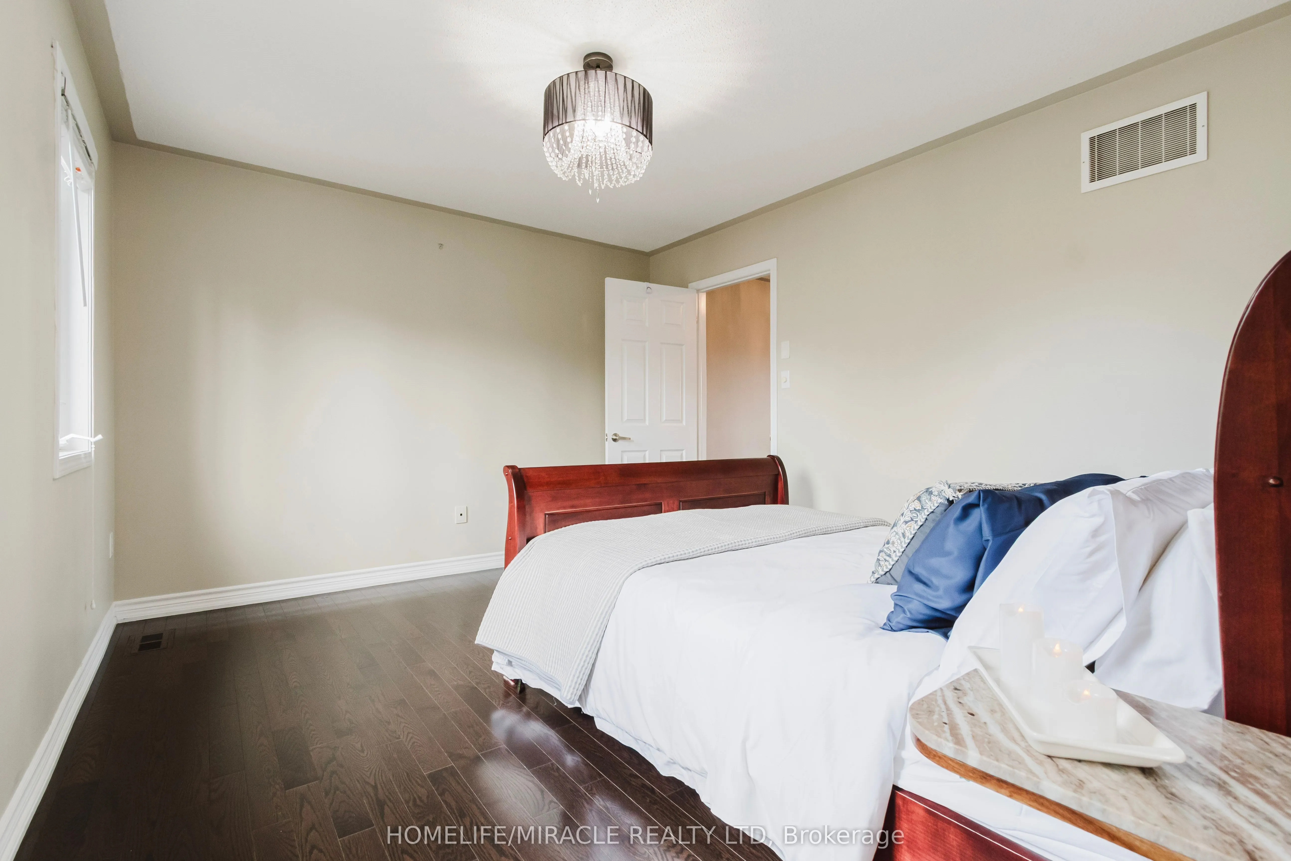 926 Whewell Trail