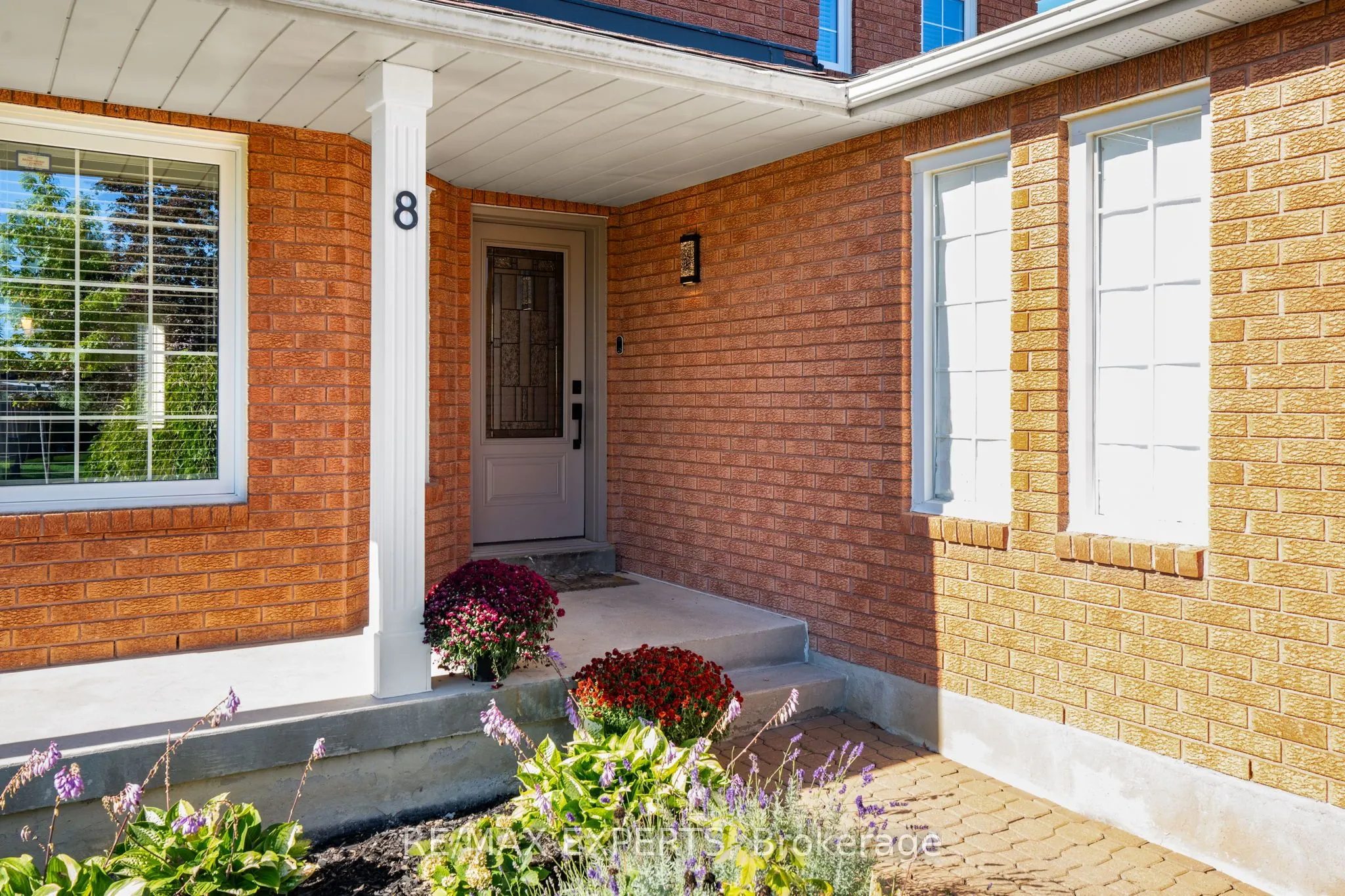 8 Strawberry Hill Court