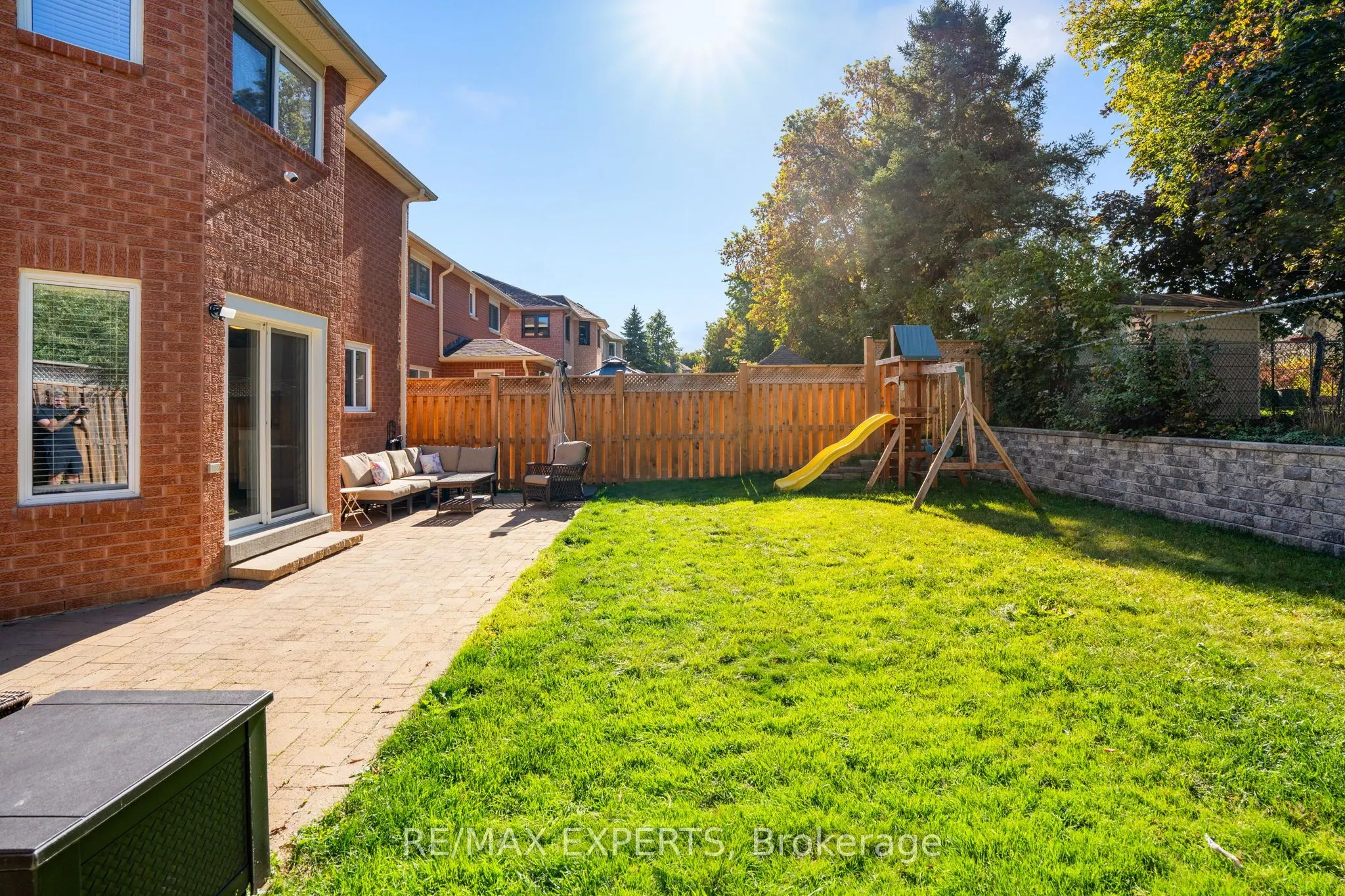8 Strawberry Hill Court