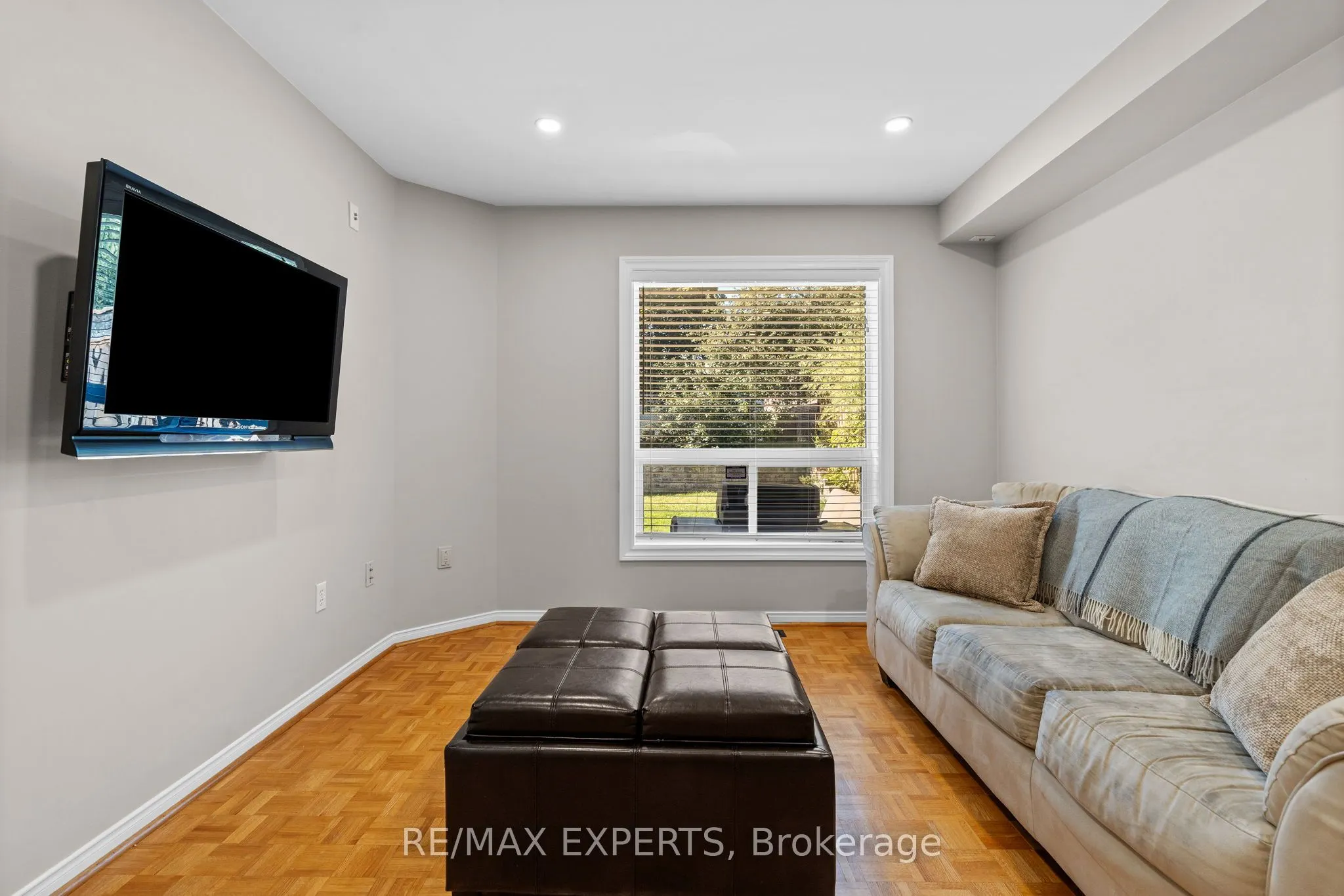 8 Strawberry Hill Court
