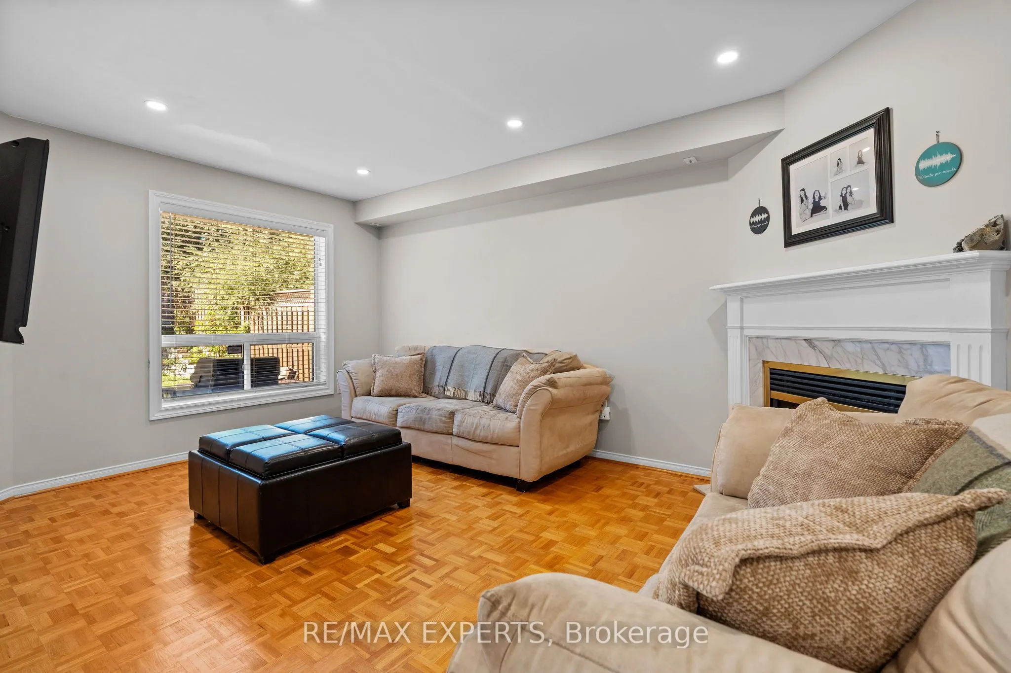 8 Strawberry Hill Court
