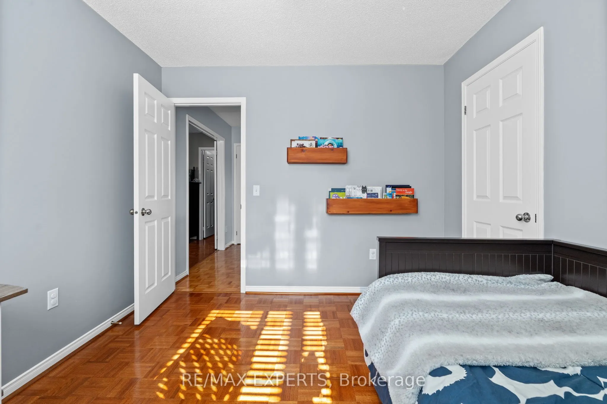 8 Strawberry Hill Court