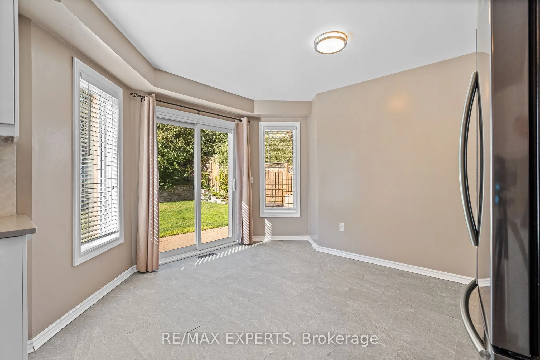 8 Strawberry Hill Court