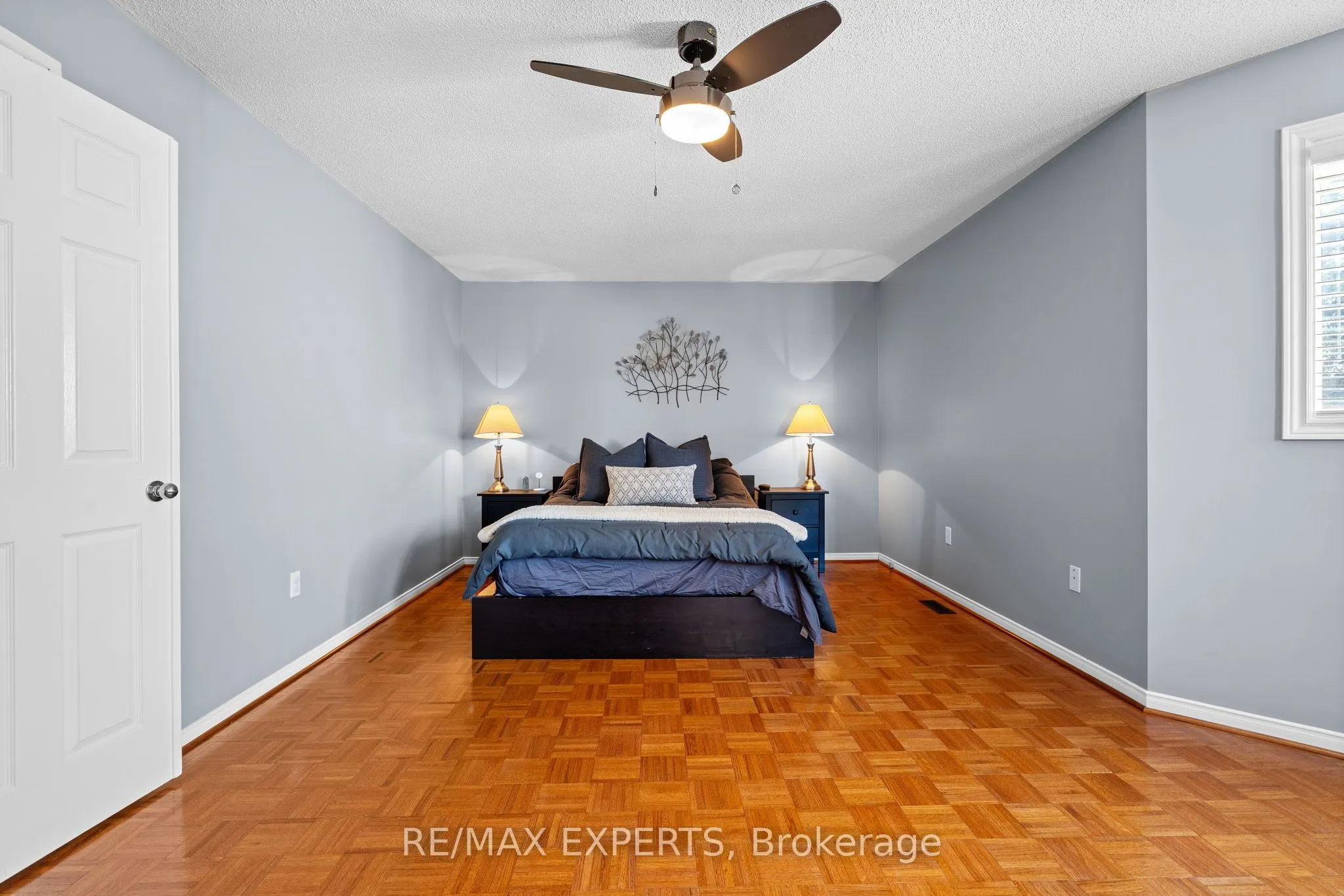 8 Strawberry Hill Court