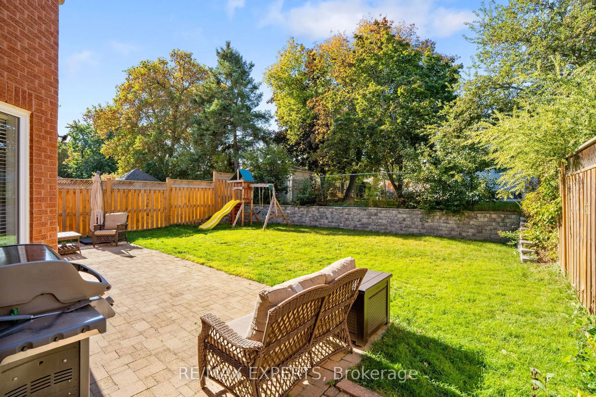 8 Strawberry Hill Court