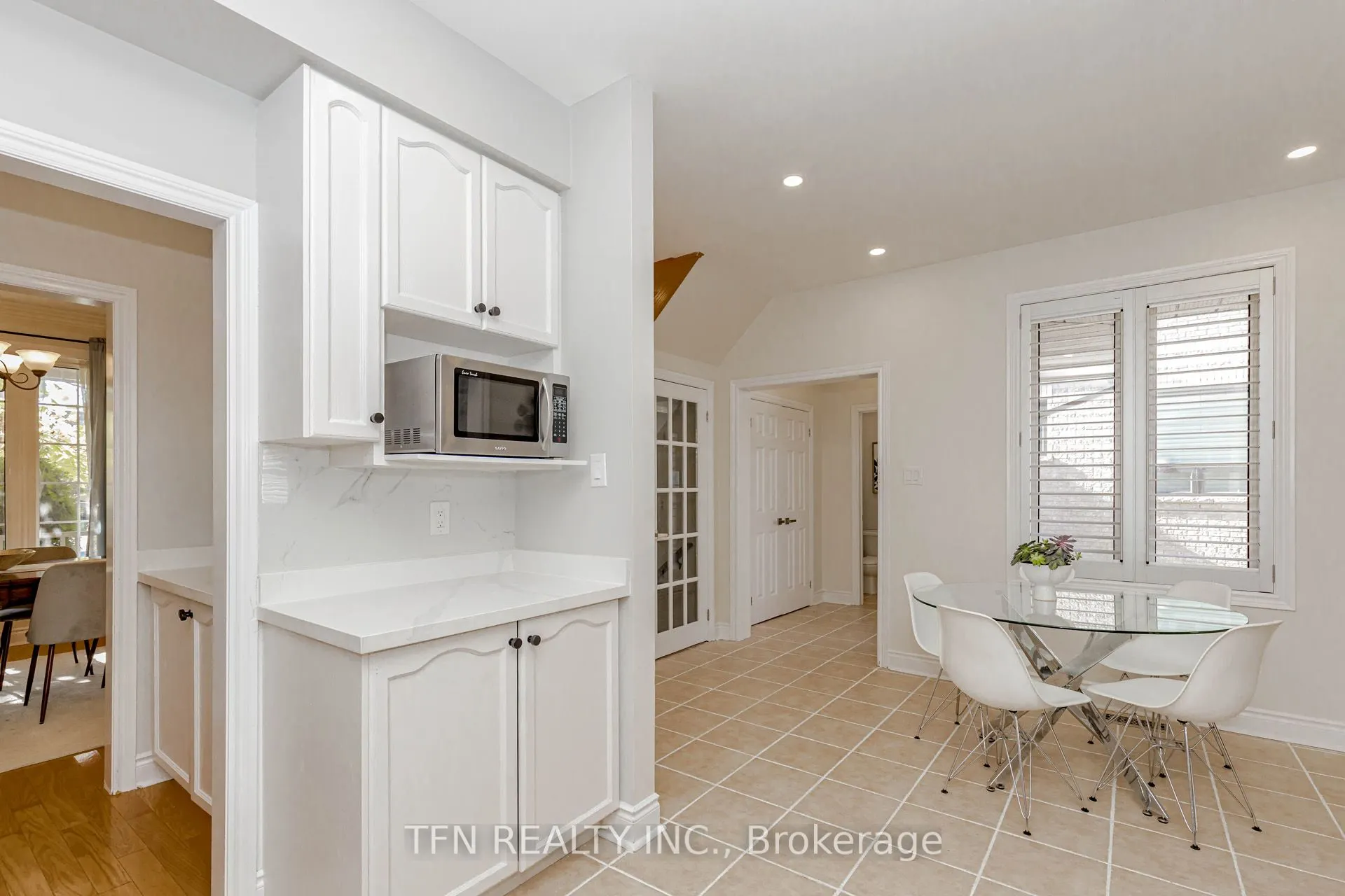 7108 Gablehurst Crescent