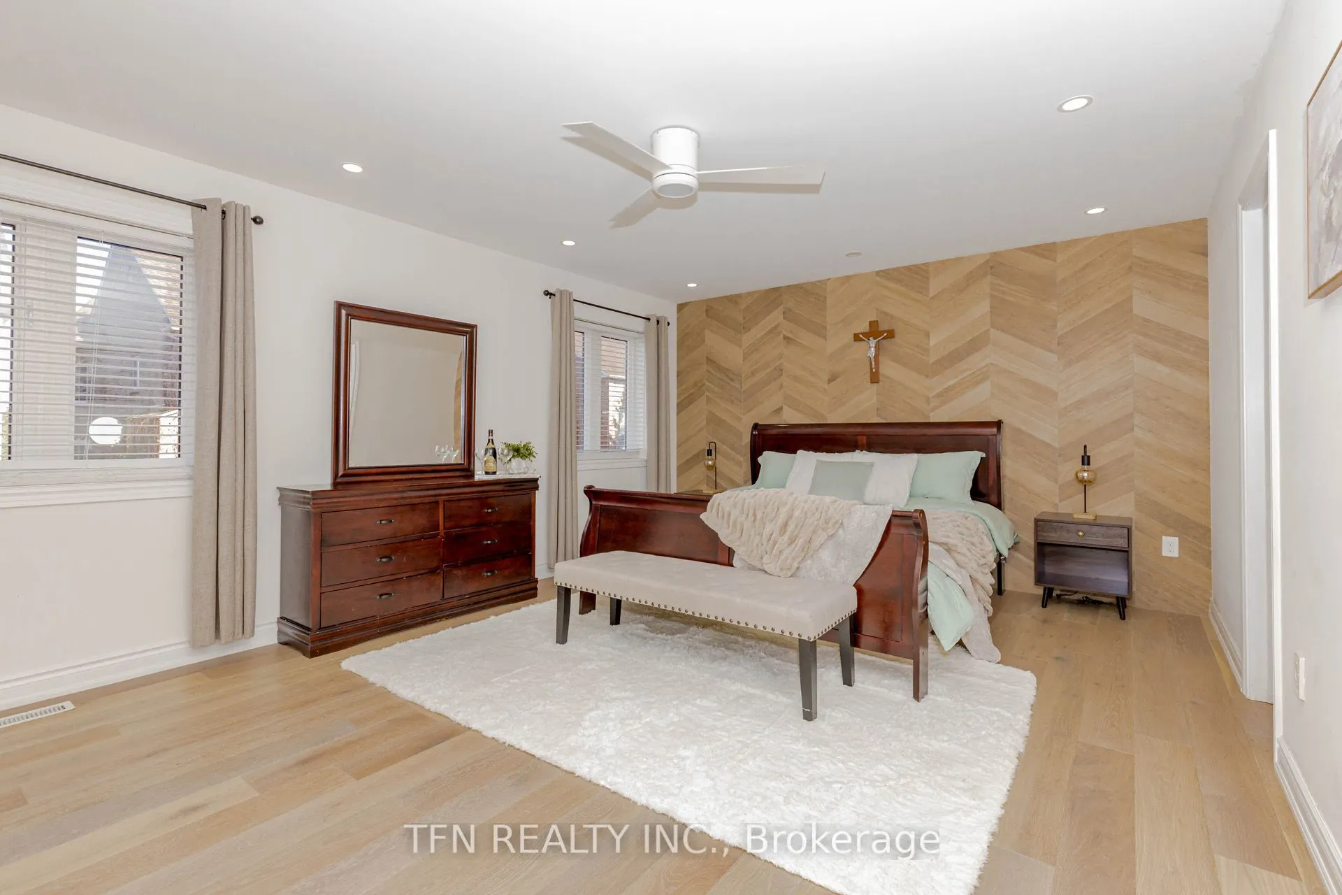 7108 Gablehurst Crescent