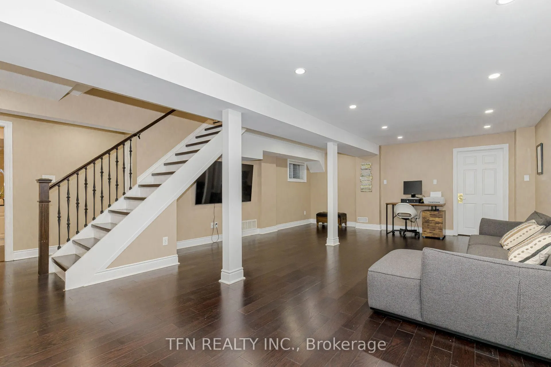 7108 Gablehurst Crescent