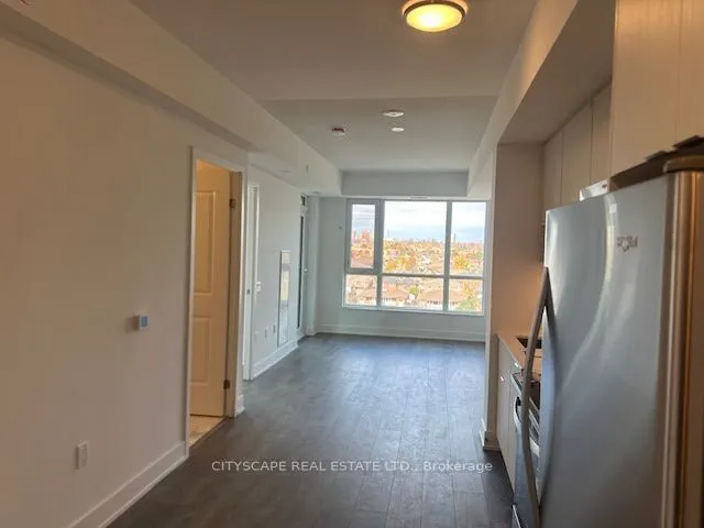 204 Burnhamthorpe Road E, #704