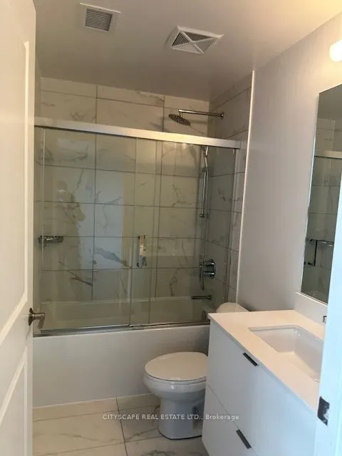 204 Burnhamthorpe Road E, #704