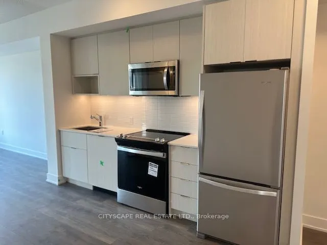 204 Burnhamthorpe Road E, #704
