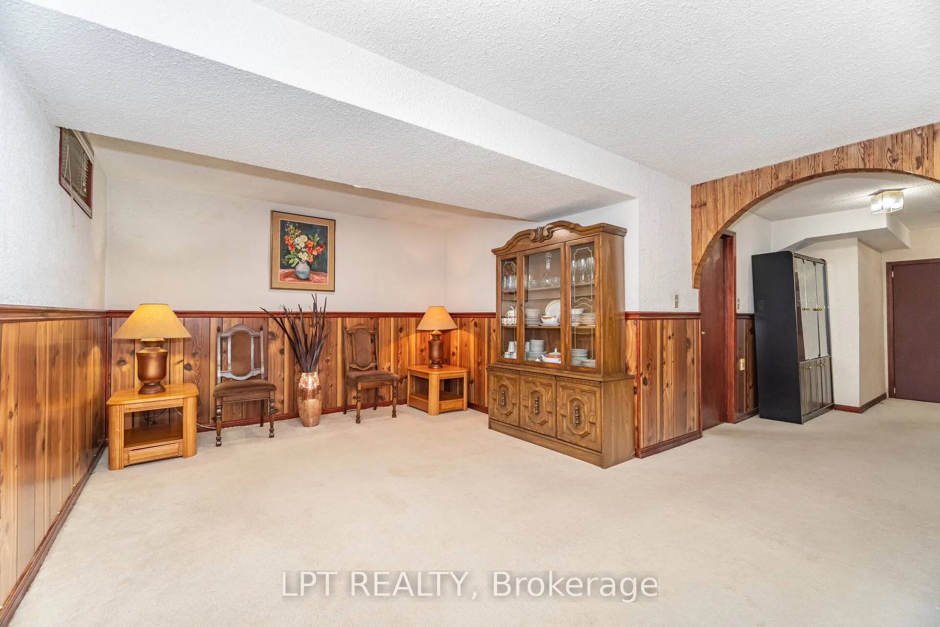 27 Woodsview Avenue